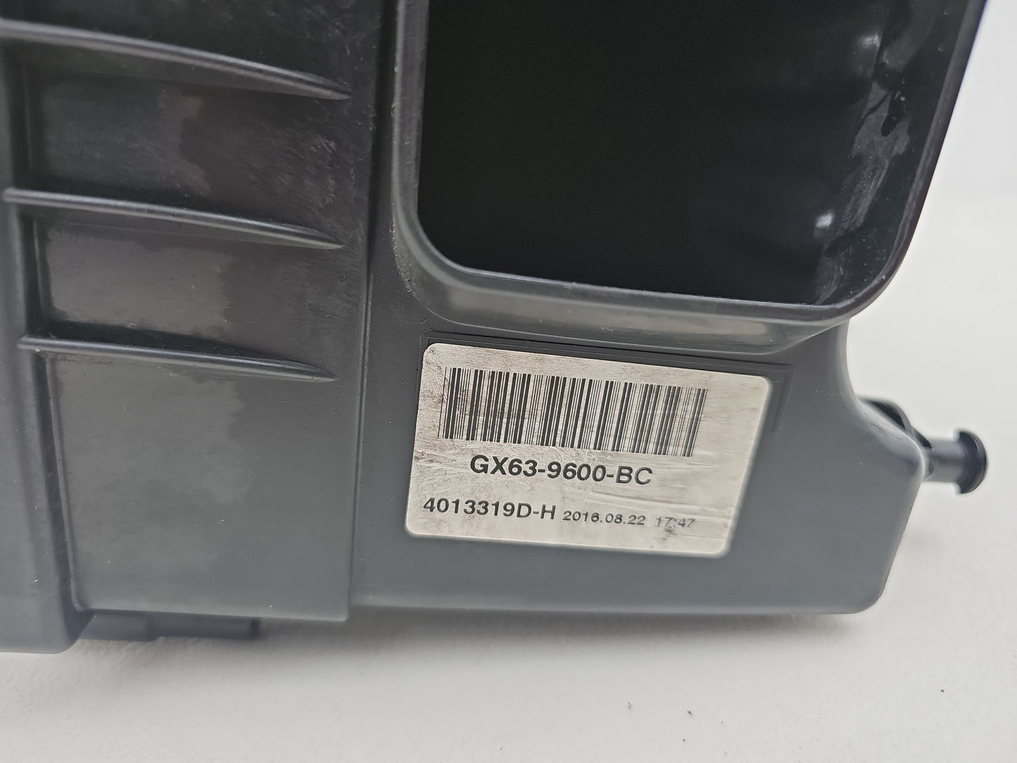 JAGUAR XE 2016 2.0 DIESEL AIR FILTER BOX HOUSING GX63-9600-BC