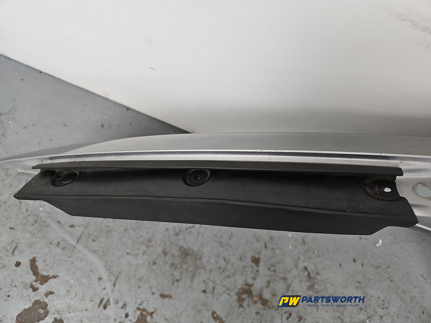 Wing Front RH 9