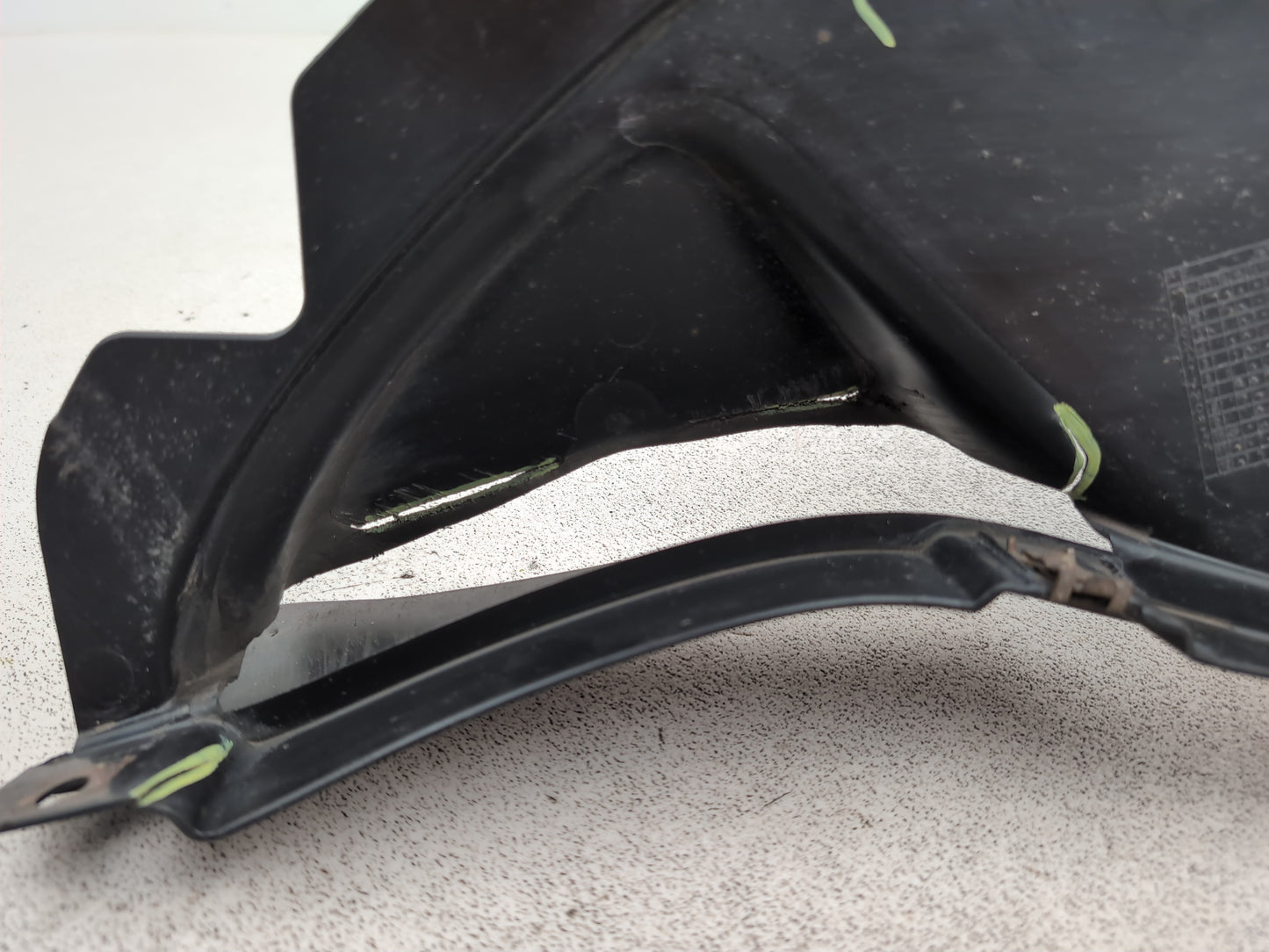 Moulding Wheel Arch Front LH 9