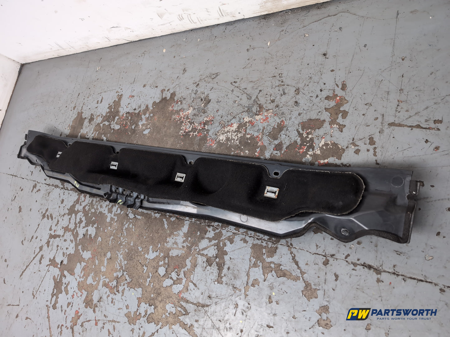 Ford Focus Zetec Turbo Front Dash Under Wiper Panel Scuttle Bm51a01628ae - photo 8
