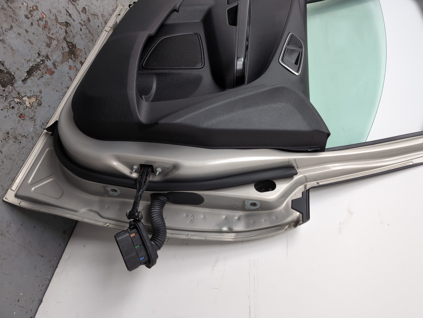Door Front LH 13