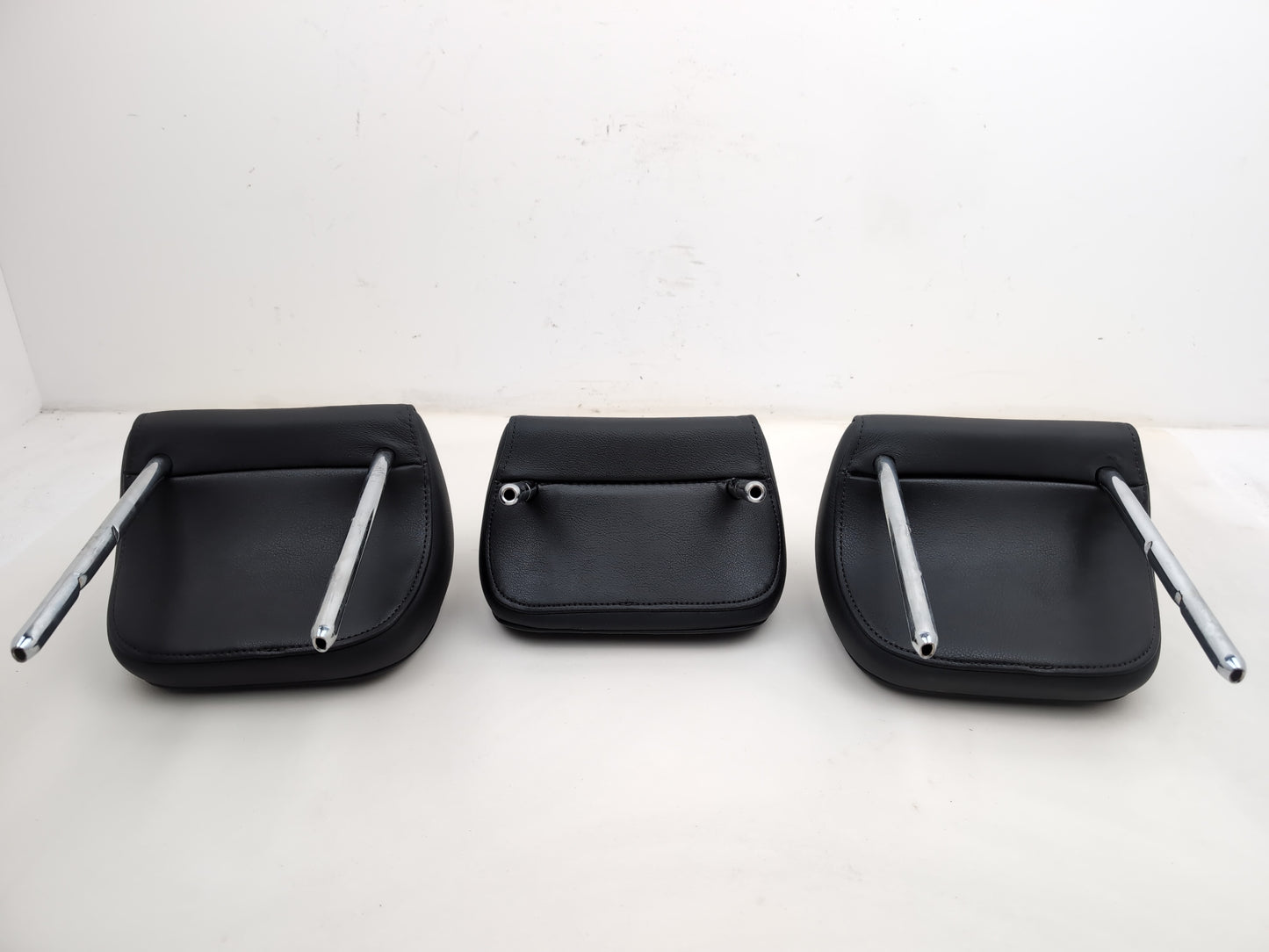 Rear Headrest 7