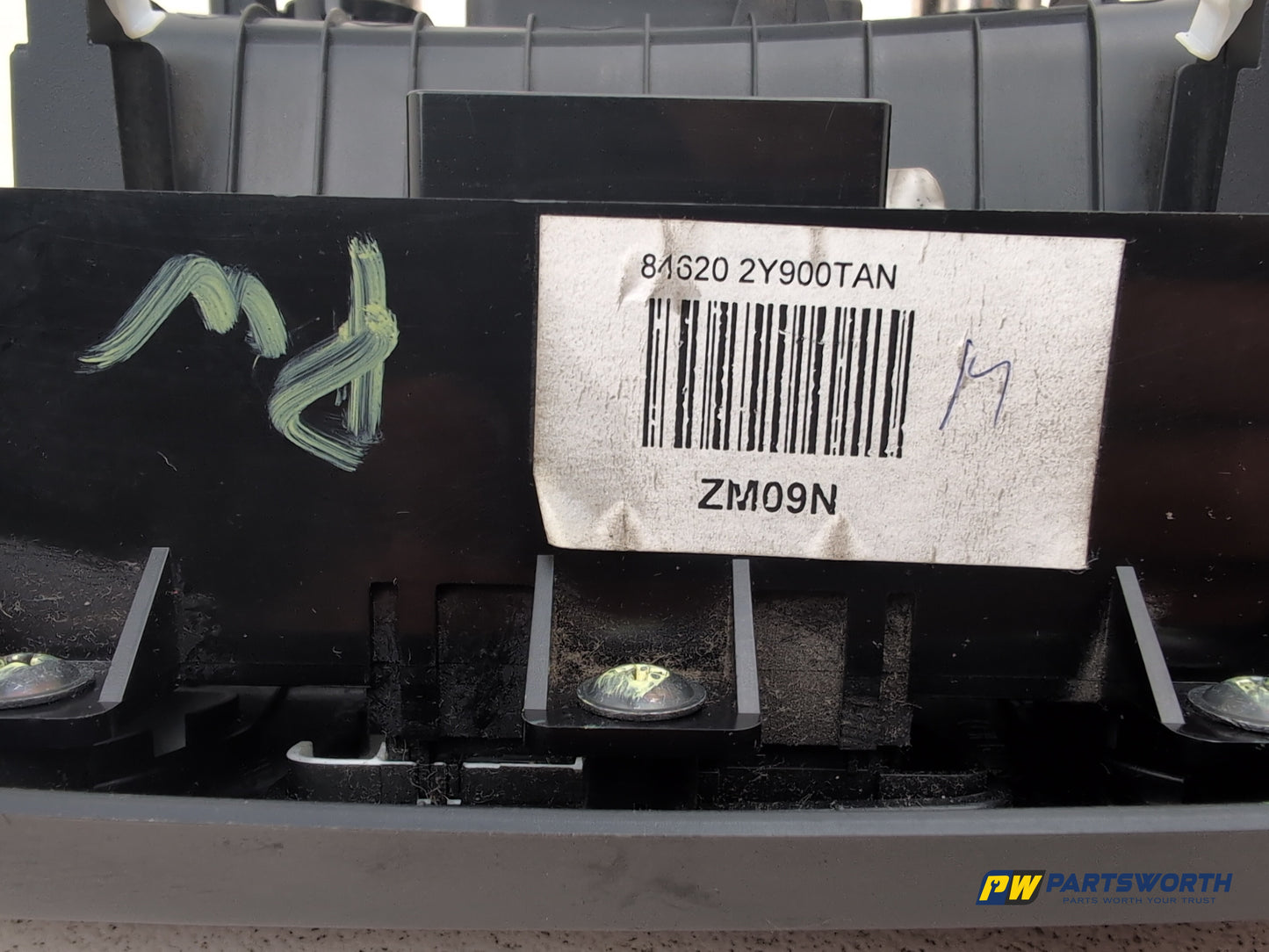 Hyundai Ix35 Style 2wd Crdi 134 Heated Seat Parking Switch Panel 846202y900tan - photo 7