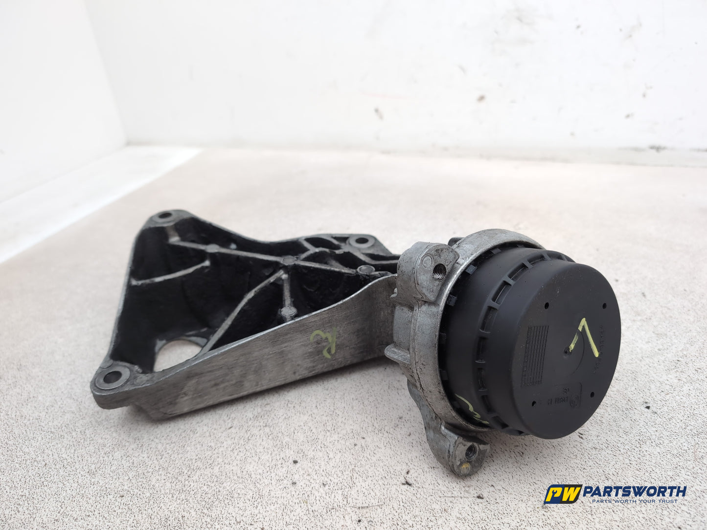 Bmw 5 Series 520d Se Engine Mounting Bracket Left Passenger Side 6781241 - photo 7