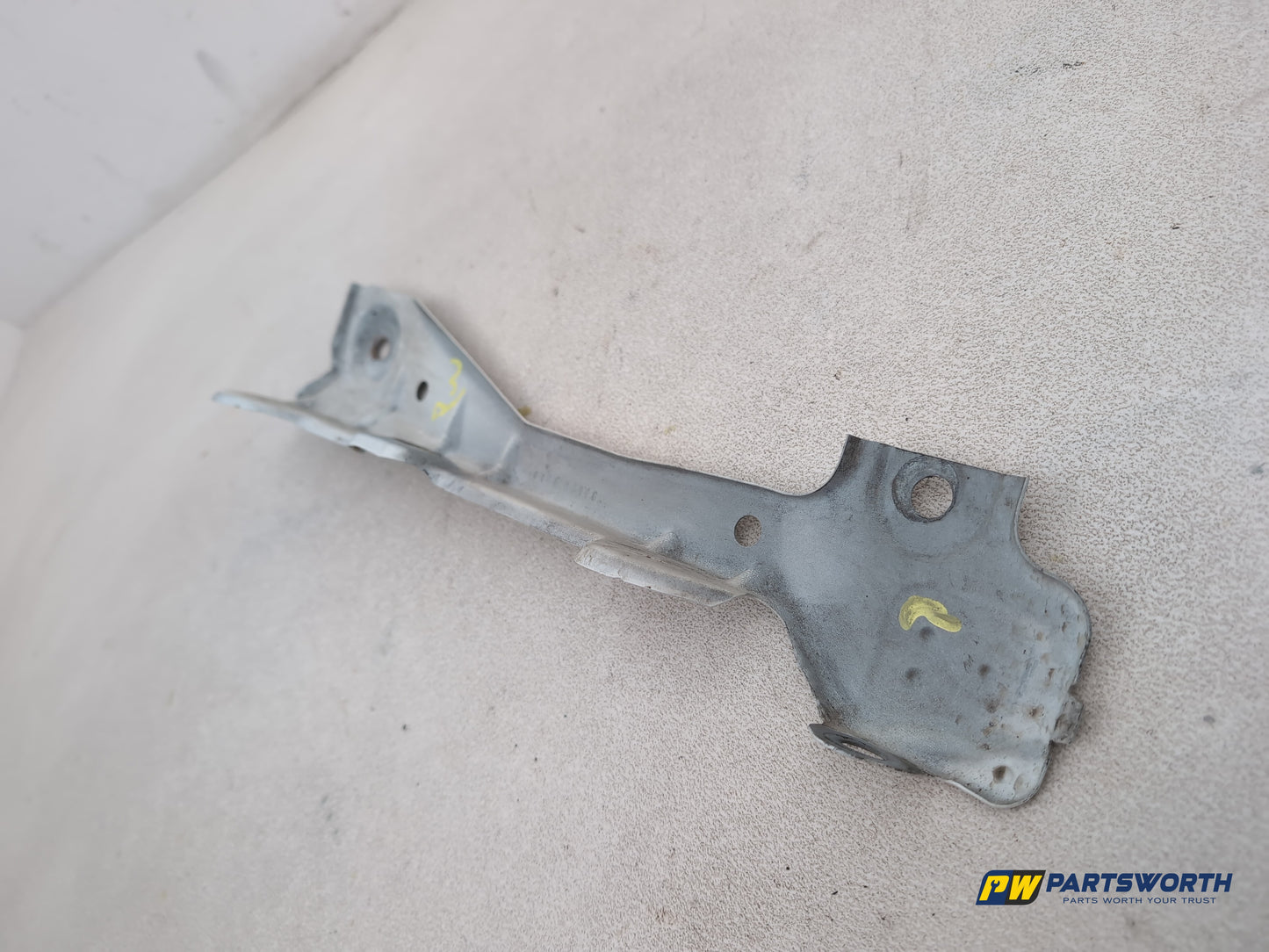 Mercedes-Benz Ml350 Spt Cdi Blueef-Cy Wing Mount Bracket Left Passenger Side - photo 7