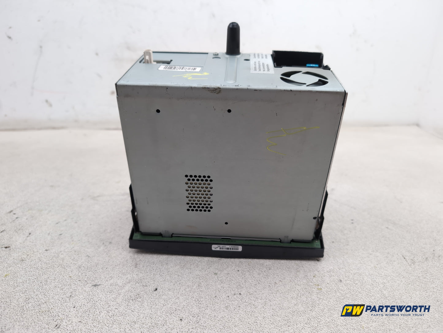 Radio - DAB/CD Player, Display screen + Facia 7