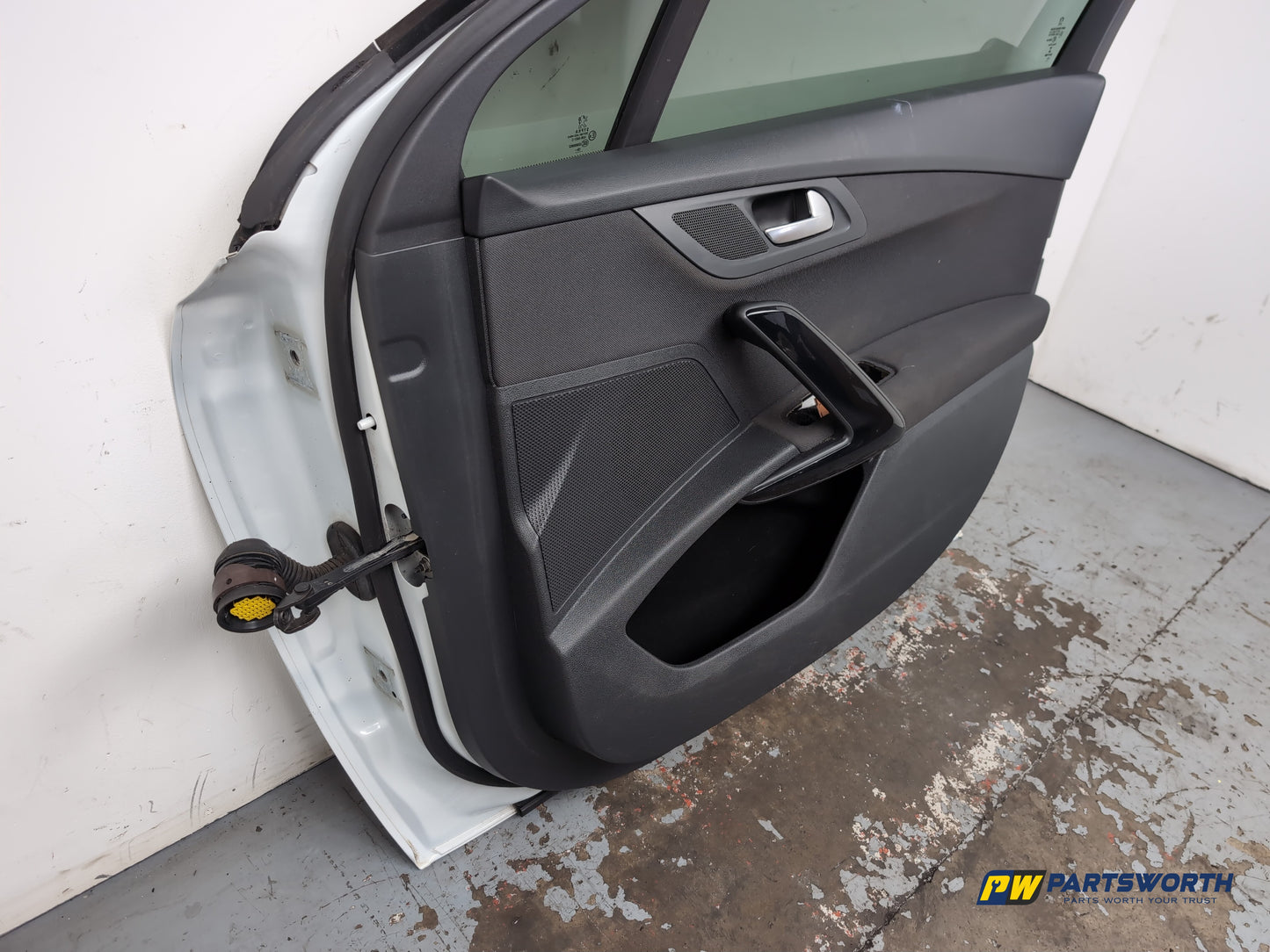 Door Front RH 13
