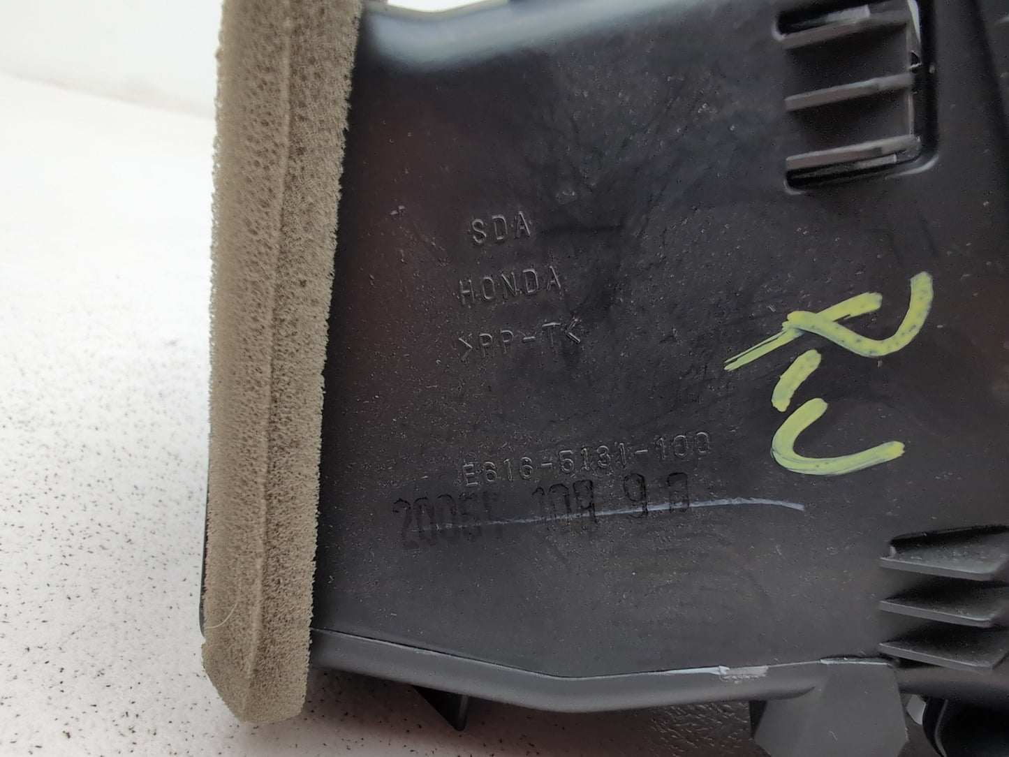 Honda Accord Ex I-Vtec Front Driver Side Air Vent E6165131100 2008-2012 - photo 6