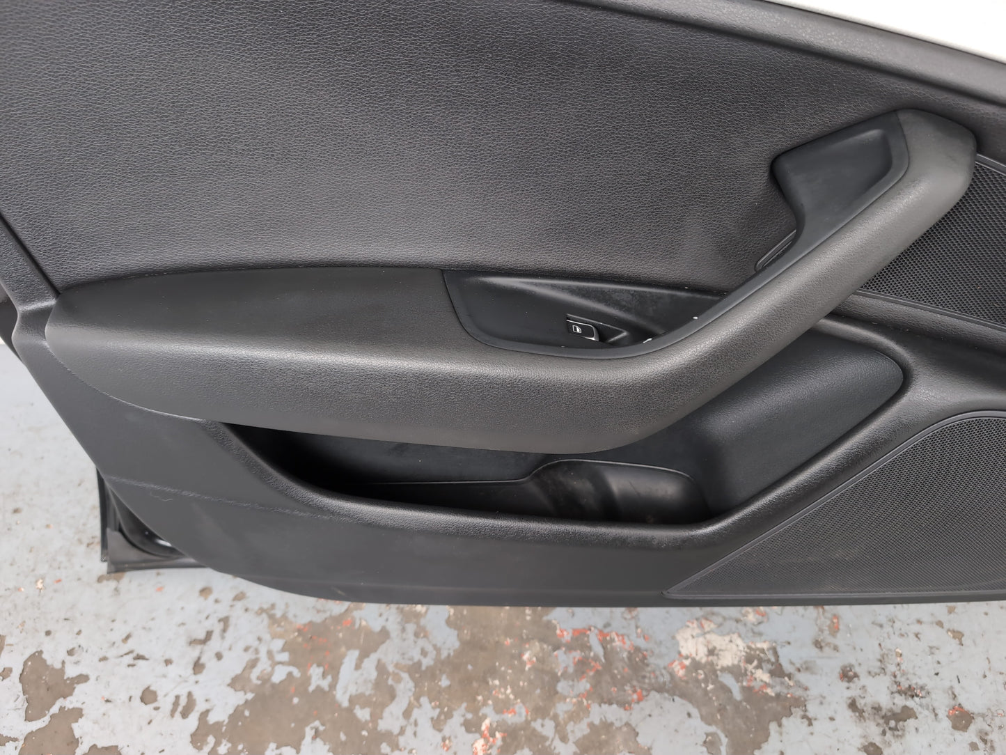 Door Front LH 12