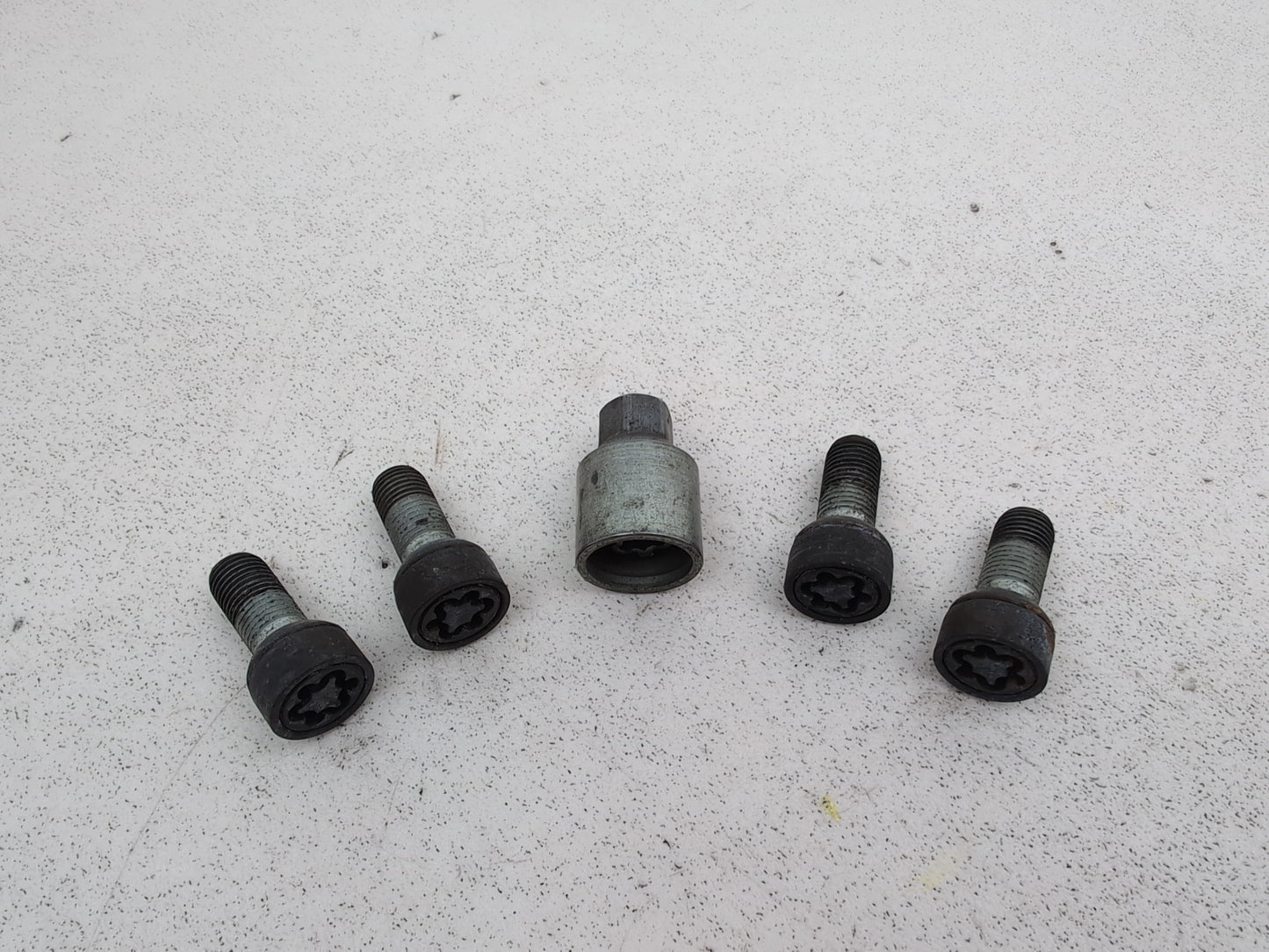 Audi A6 Se Tdi Locking Wheel Nut Set 2011-2019 - photo 6