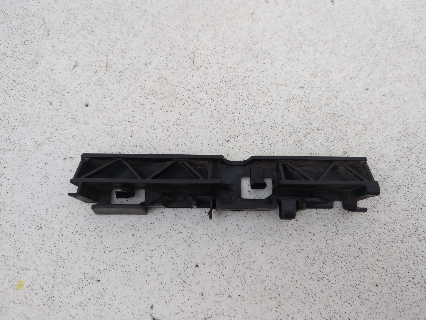 Audi A6 Se Tdi Side Skirt Holder Front Left Passenger Side 4g0853921b 2011-2018 - photo 6