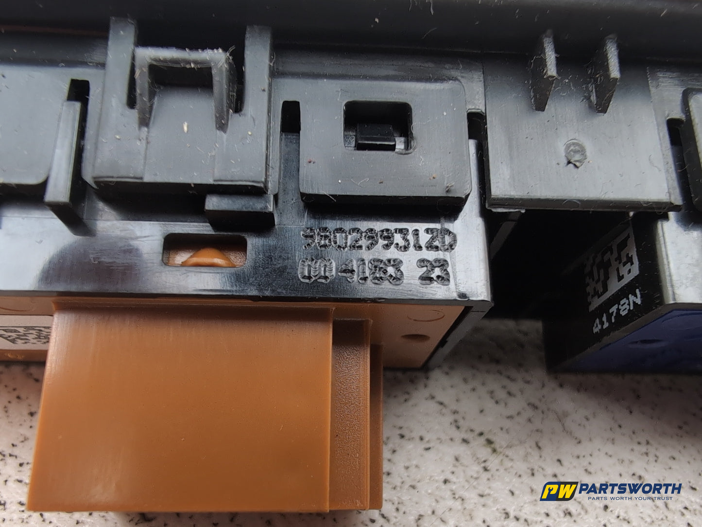 Peugeot 208 Active Button Switch Panel Child Lock 980299312 2012-2019 - photo 6