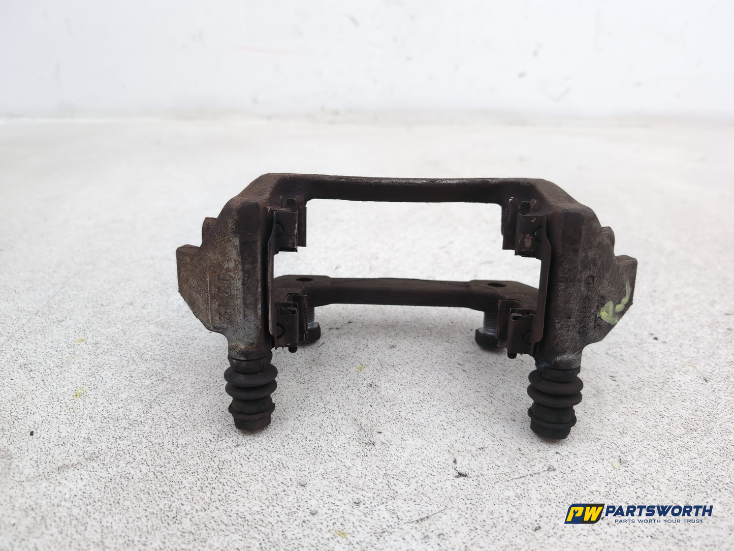 Mercedes-Benz B160 Sport Cvt Front Right Caliper Carrier & Sliders 2009-2011 - photo 6