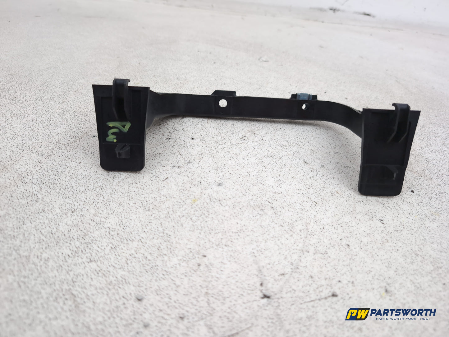 Peugeot 208 Active Front Passenger Side Door Handle Holder Bracket 9674497780 - photo 6