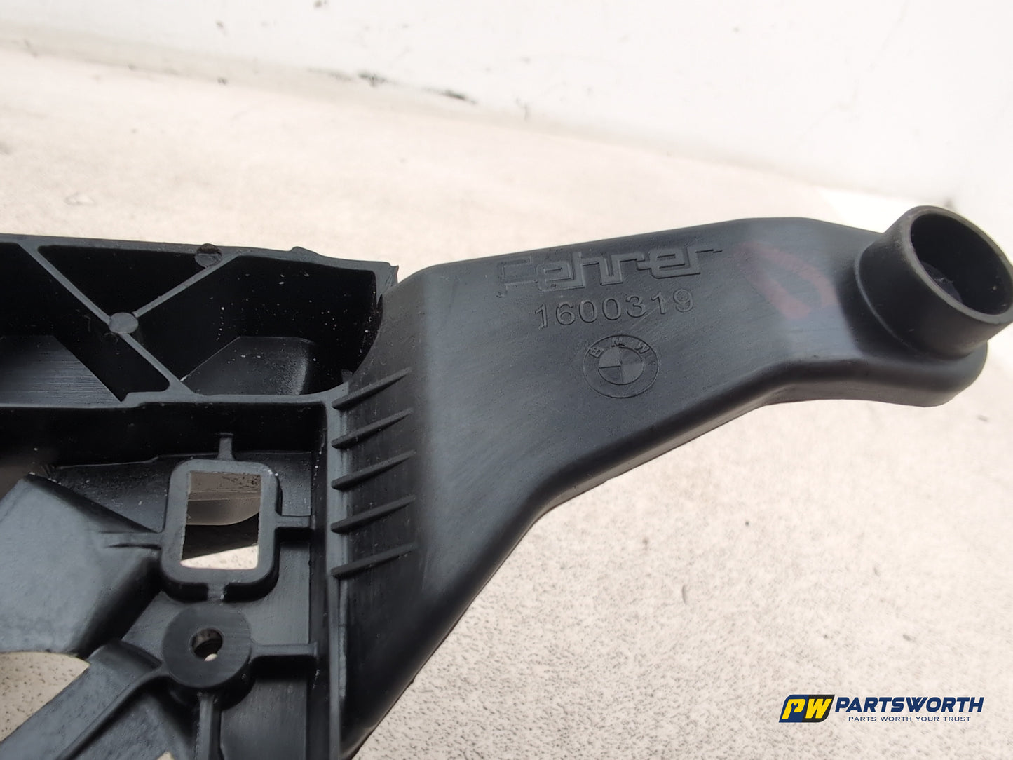 Bmw 520d Se Centre Console Armrest 1600319 2013-2015 - photo 6