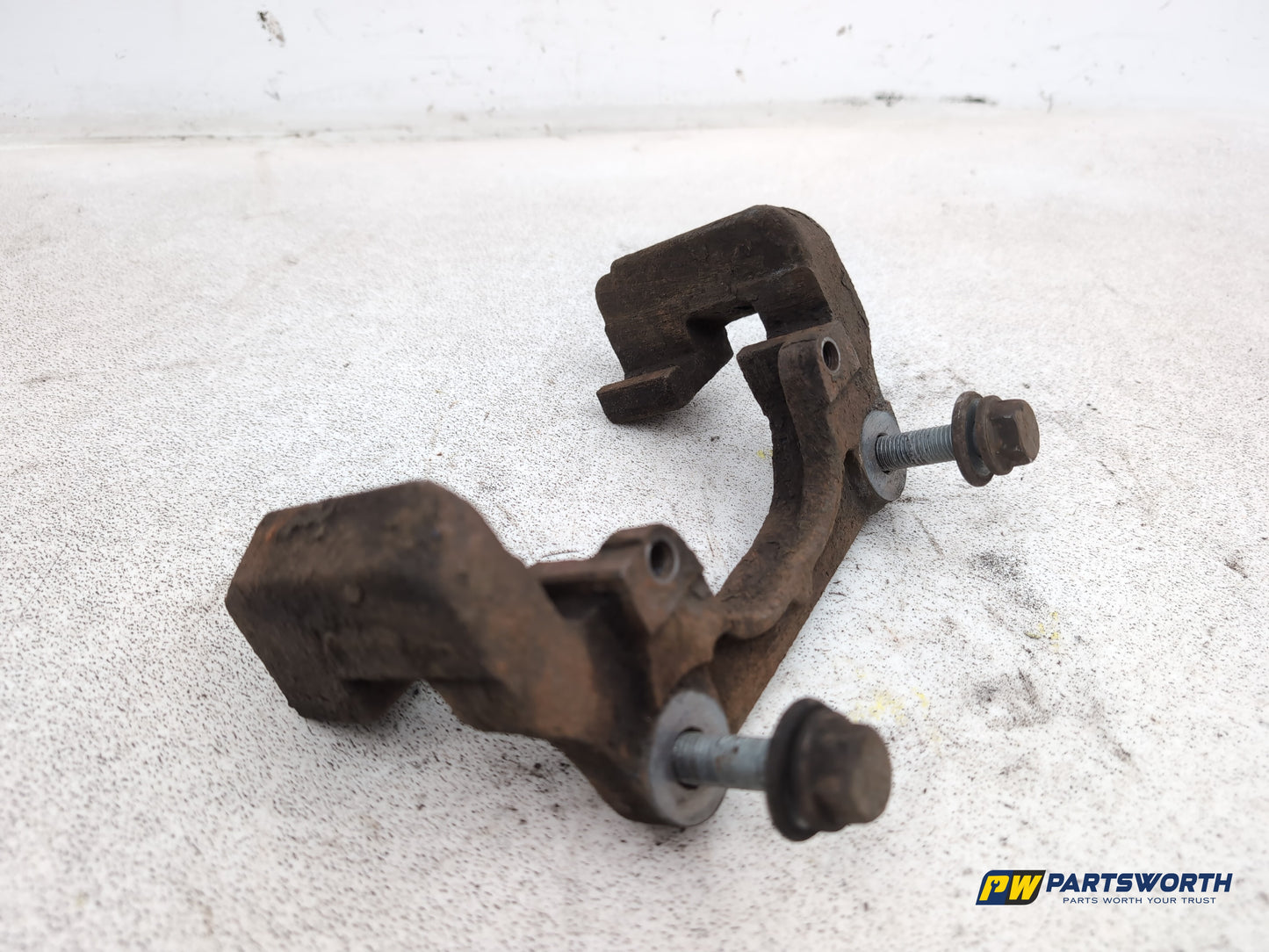 Bmw 520d Se Brake Caliper Support Front Rh Driver Side 2013-2017 - photo 6