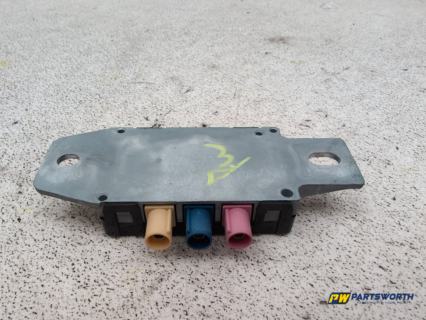 Jaguar Xf Portfolio Aerial Antenna Amplifier Module Unit Dpla19c097ba 2015-2017 - photo 6