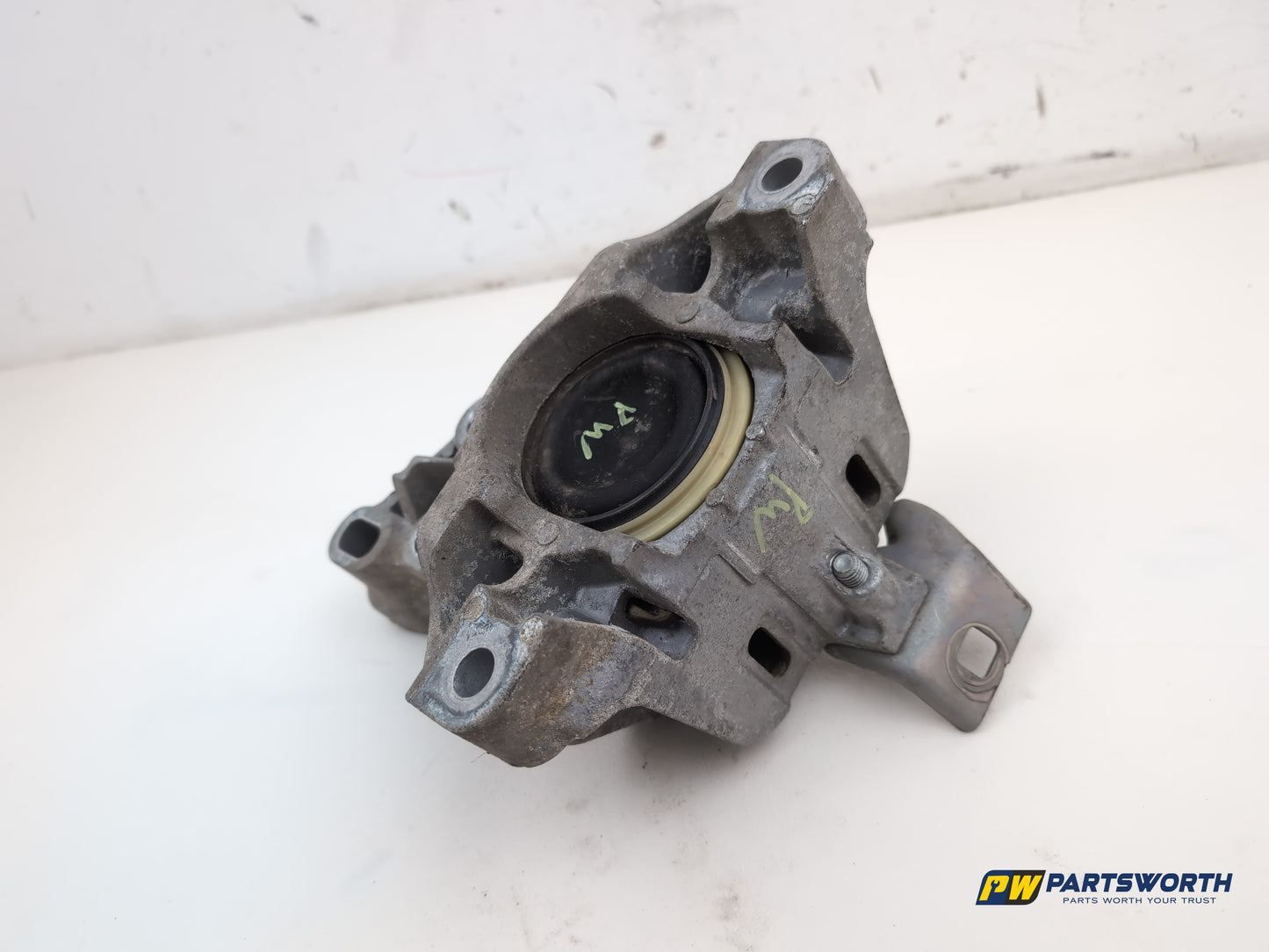 Mercedes-Benz B180 Blueefficiency Sport Engine Mounting Bracket Passenger Side - photo 6