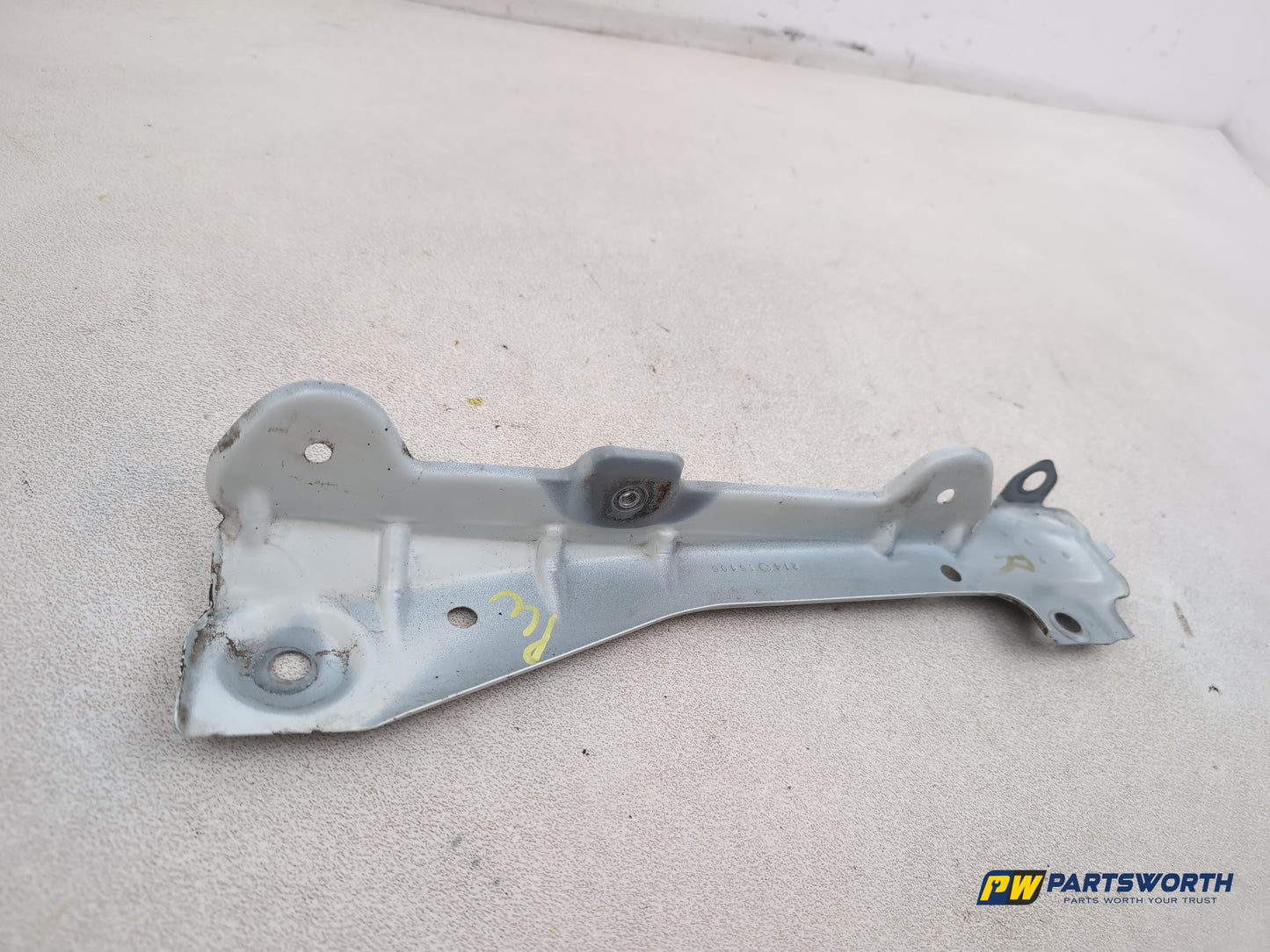 Mercedes-Benz Ml350 Spt Cdi Blueef-Cy Wing Mount Bracket Right Driver Side - photo 6