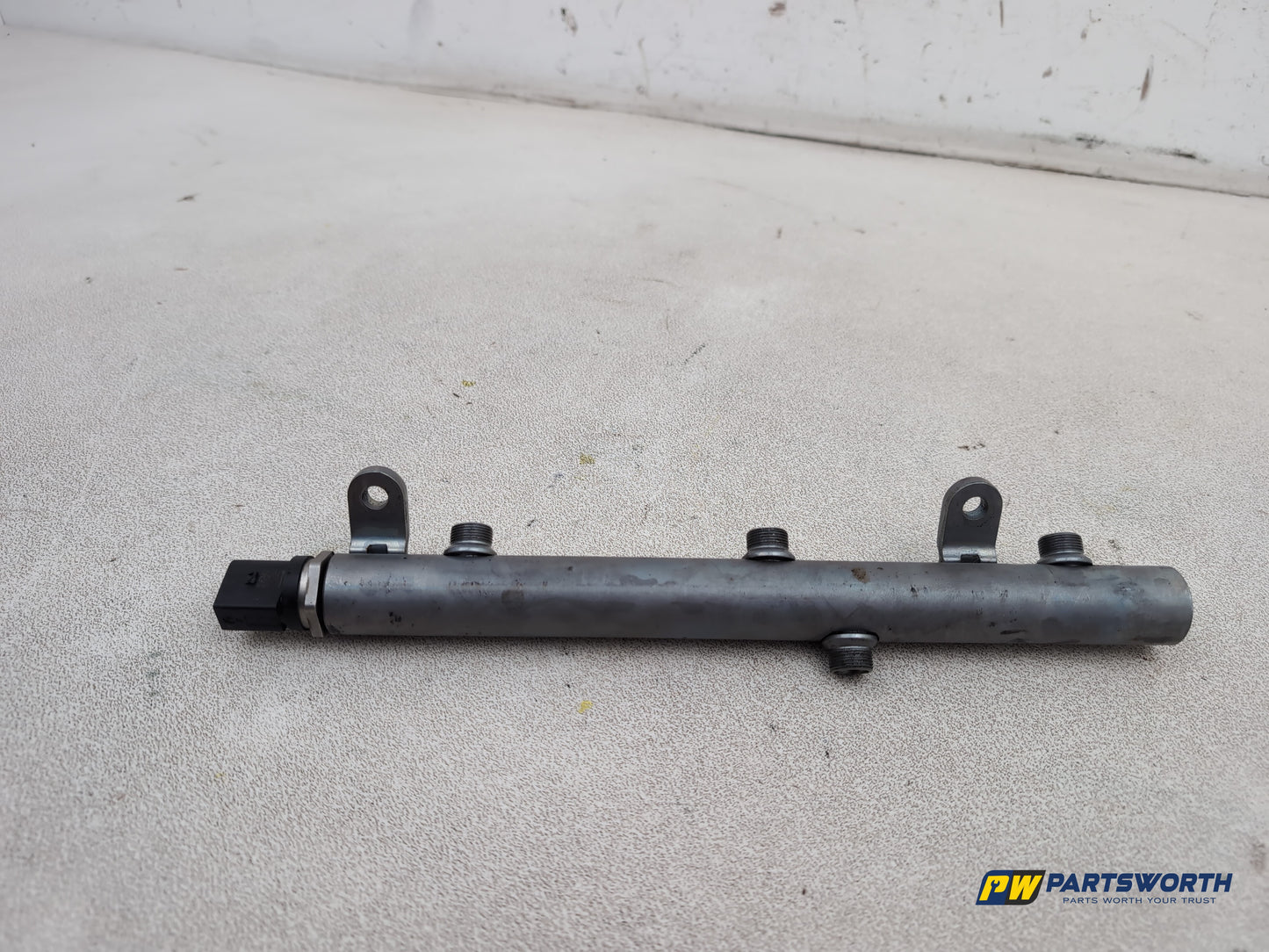 Fuel Rail 6