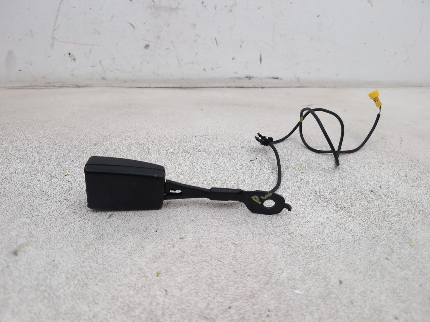 Mercedes-Benz E220 E-Class W212 Seat Belt Buckle Front Left/Right A2128601369 - photo 6