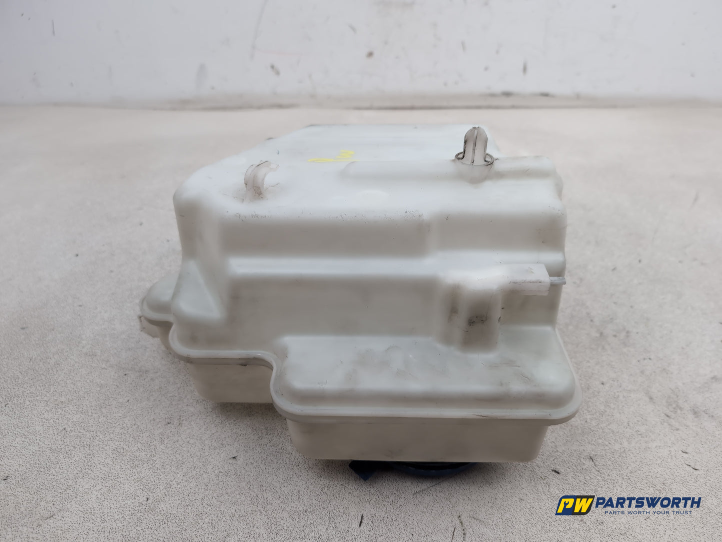 Mercedes-Benz B200 B-Class W245 Washer Bottle Windscreen A1698690220 2005-2011 - photo 6