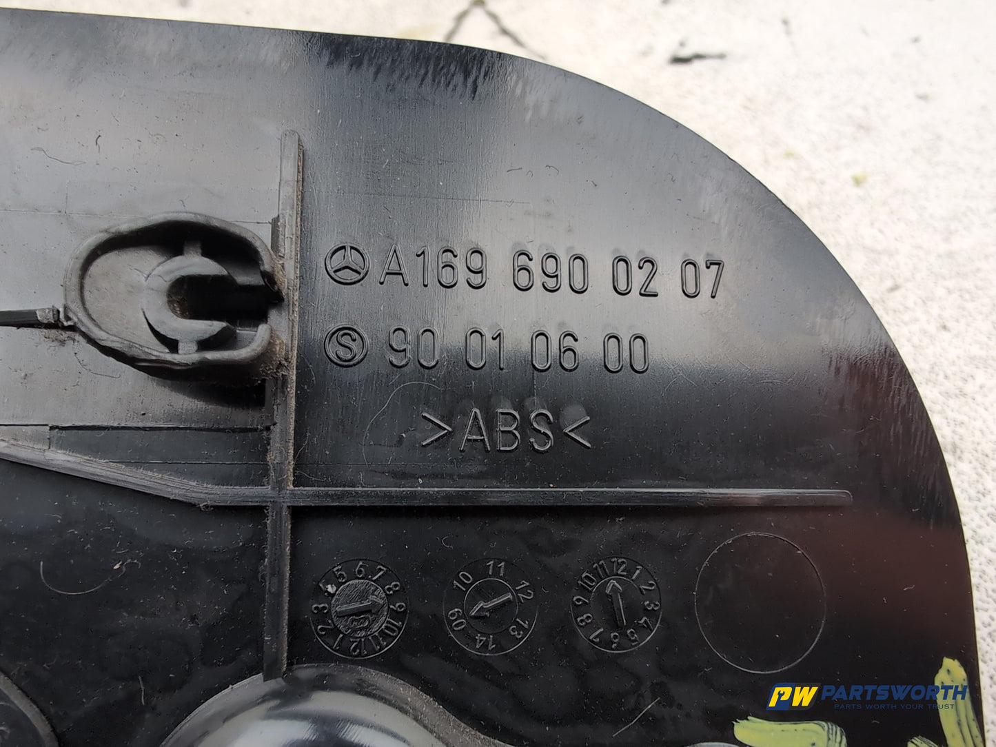 Mercedes-Benz B200 B-Class W245 Drivers Side Rear Boot Trim A1696900207 - photo 6