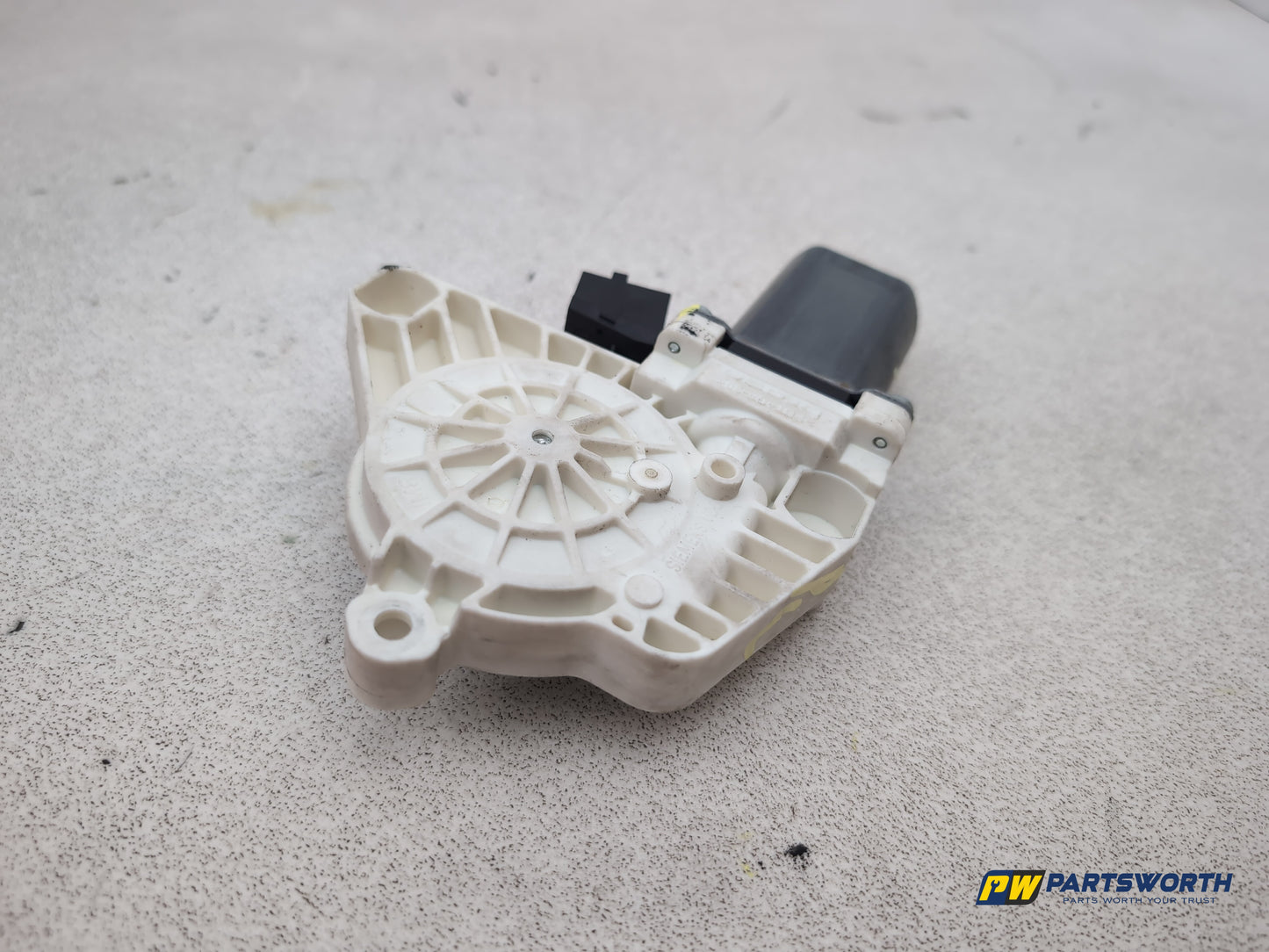 Door Rear Window Regulator LH 6