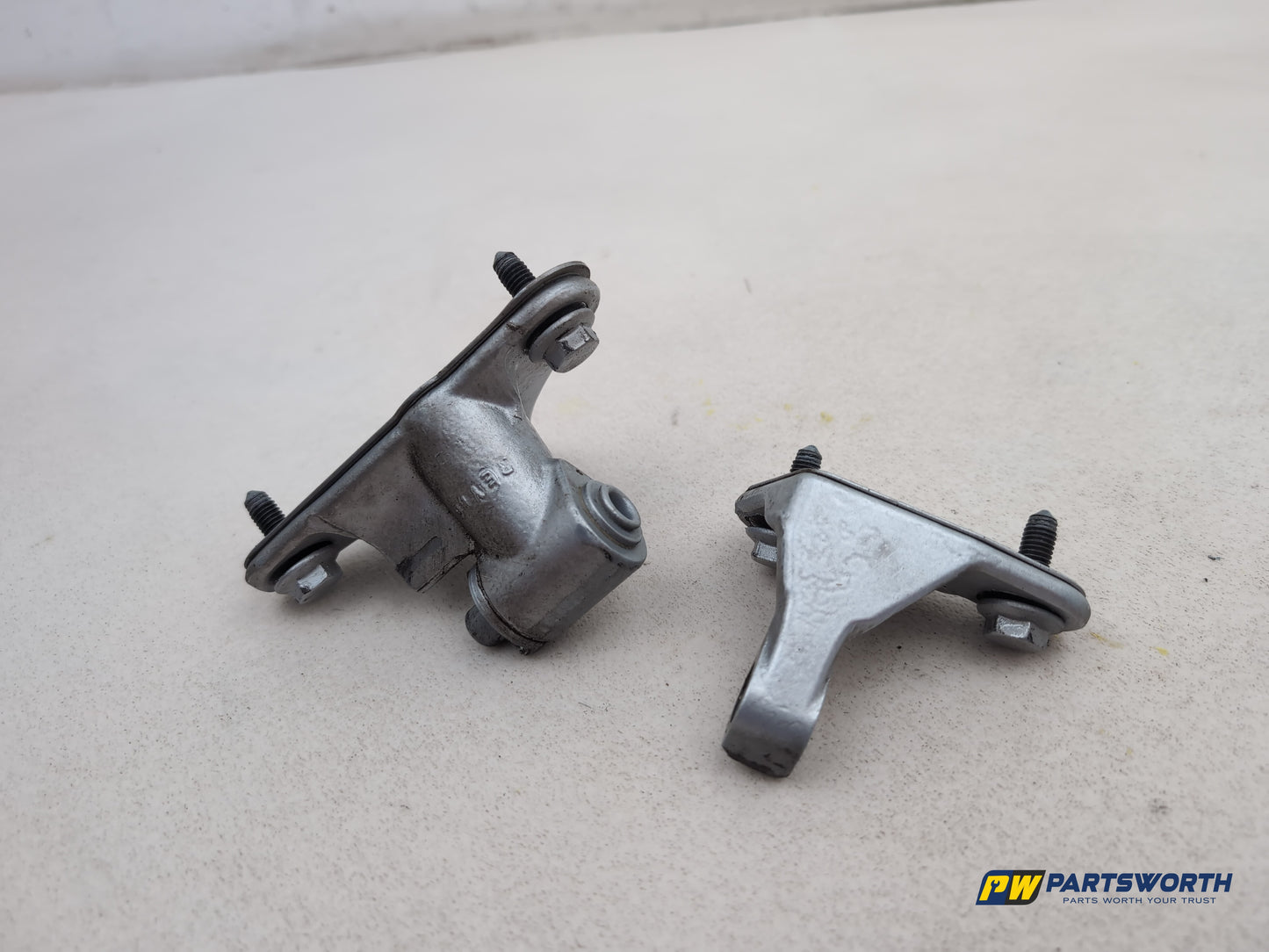 RH Front Door Hinge Pair 6