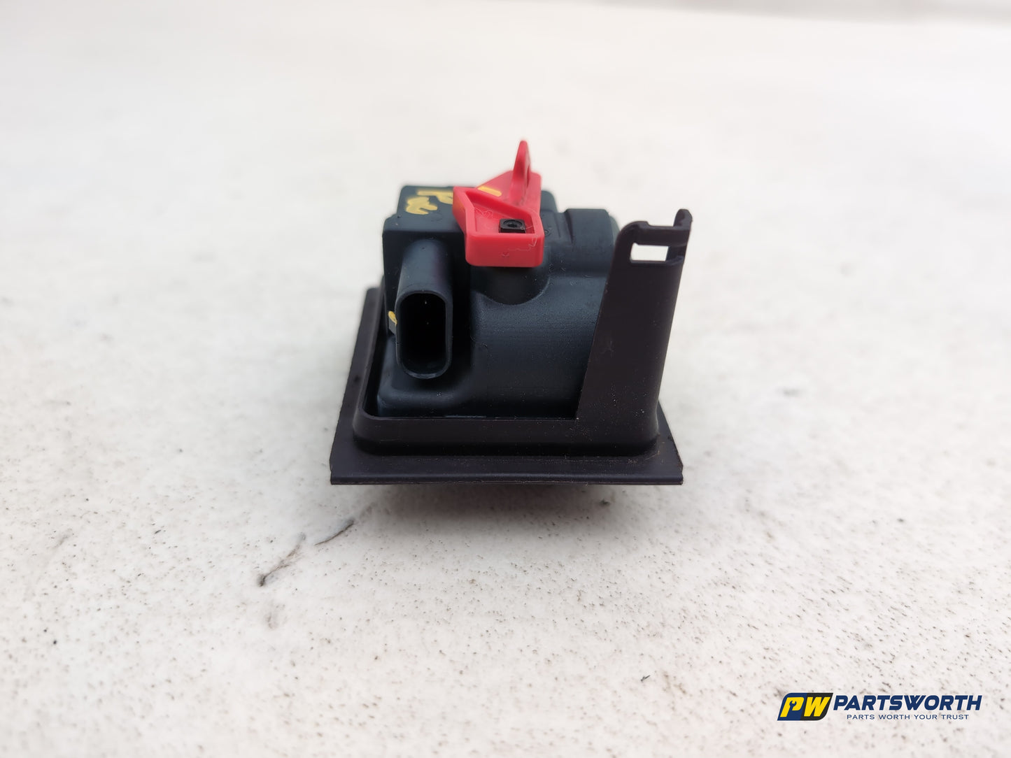Mercedes-Benz B180 B-Class W246 Fuel Flap Motor Actuator A0038203297 2011-2018 - photo 6