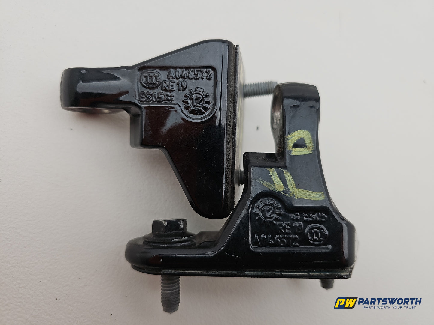 Mercedes-Benz B180 B-Class W246 Driver Side Rear Door Hinge 2011-2018 - photo 6
