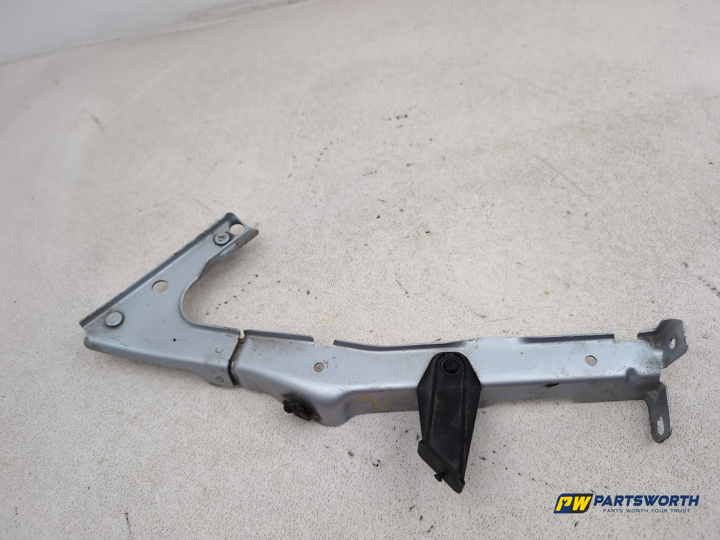 Audi A5 S Line Tdi Quattro Front Left Lower Wing Bracket 8t0821135g 2007-2016 - photo 6