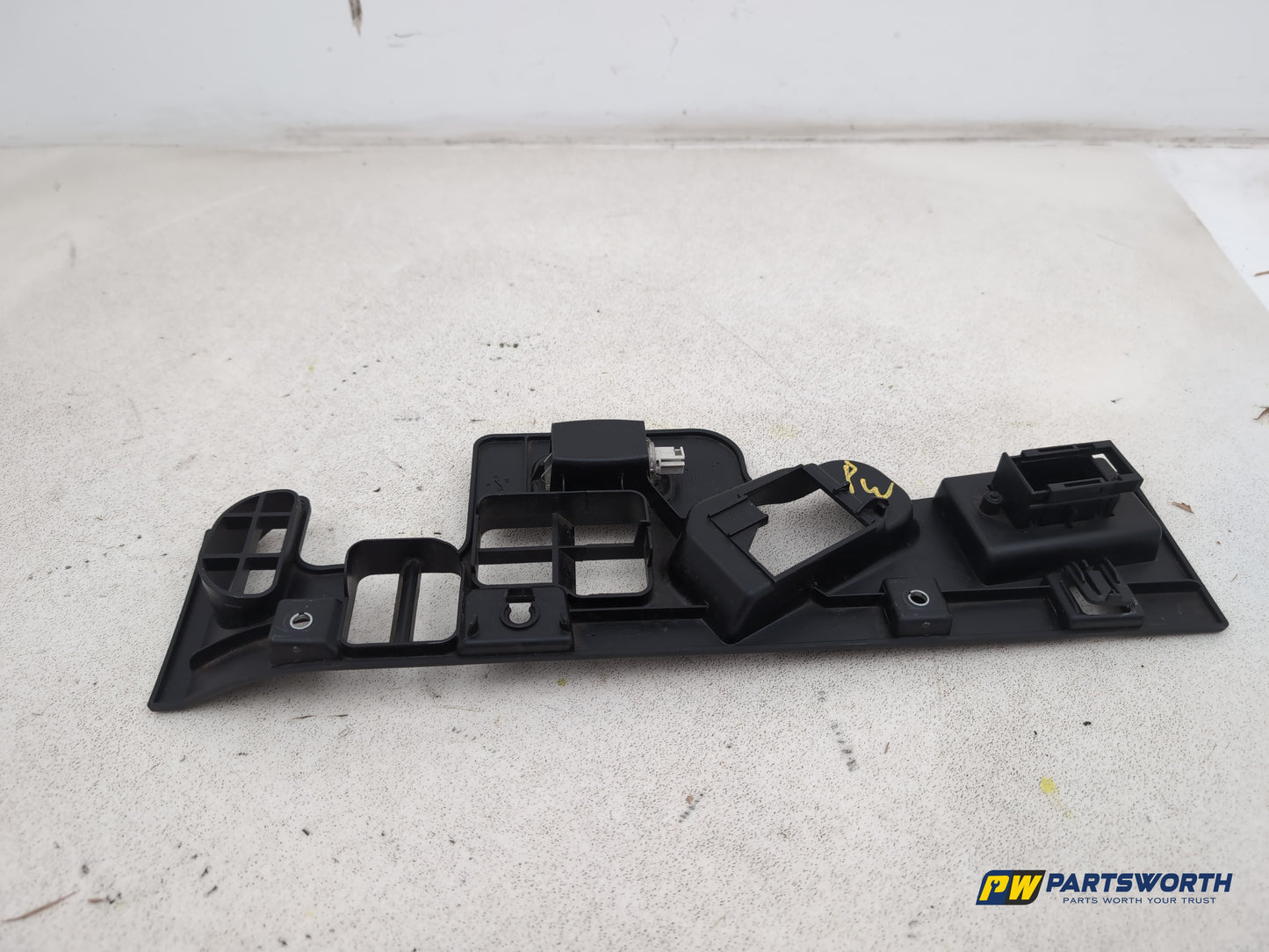 Mercedes-Benz B180 B-Class W246 Lower Dashboard Trim A2466800006 2011-2018 - photo 6