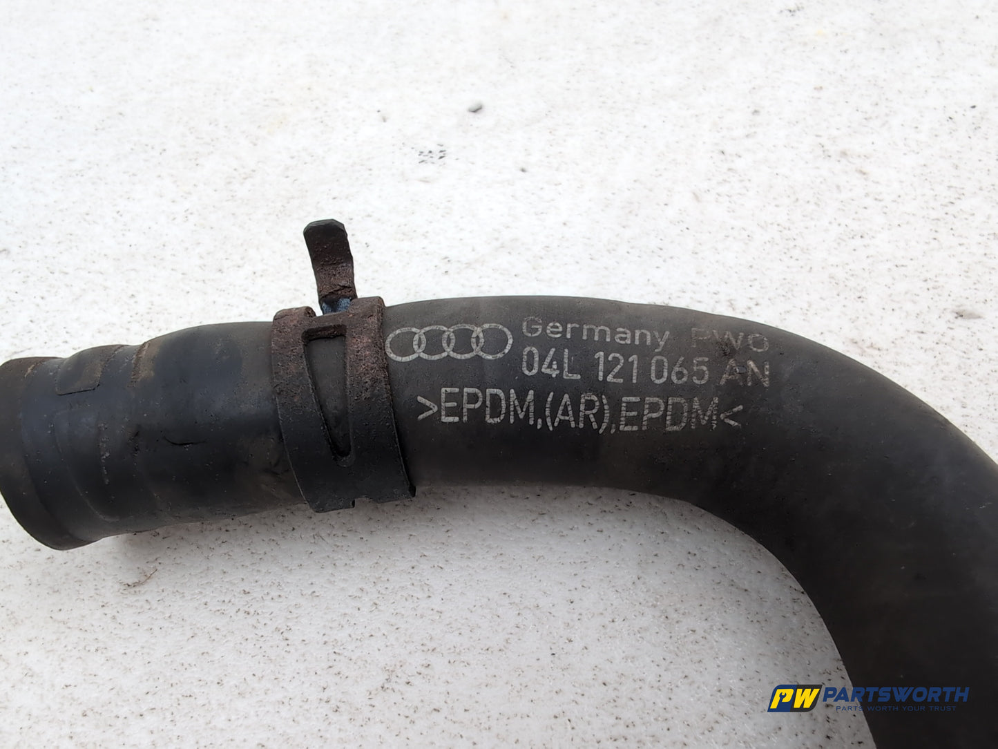 Audi A6 S Line C7 2.0l Diesel Coolant Hose Pipe Line 04l121065an 2011-2018 - photo 6