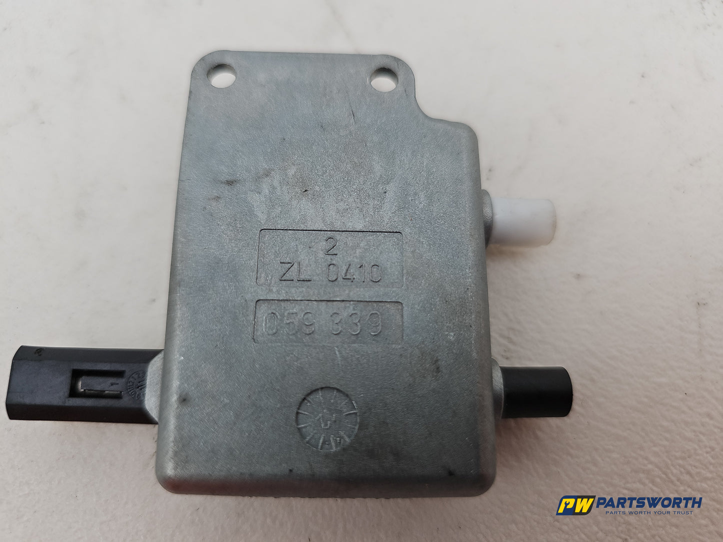 Mercedes-Benz B180 B-Class W246 Antenna Amplifier Splitter Zl0410059339 - photo 6