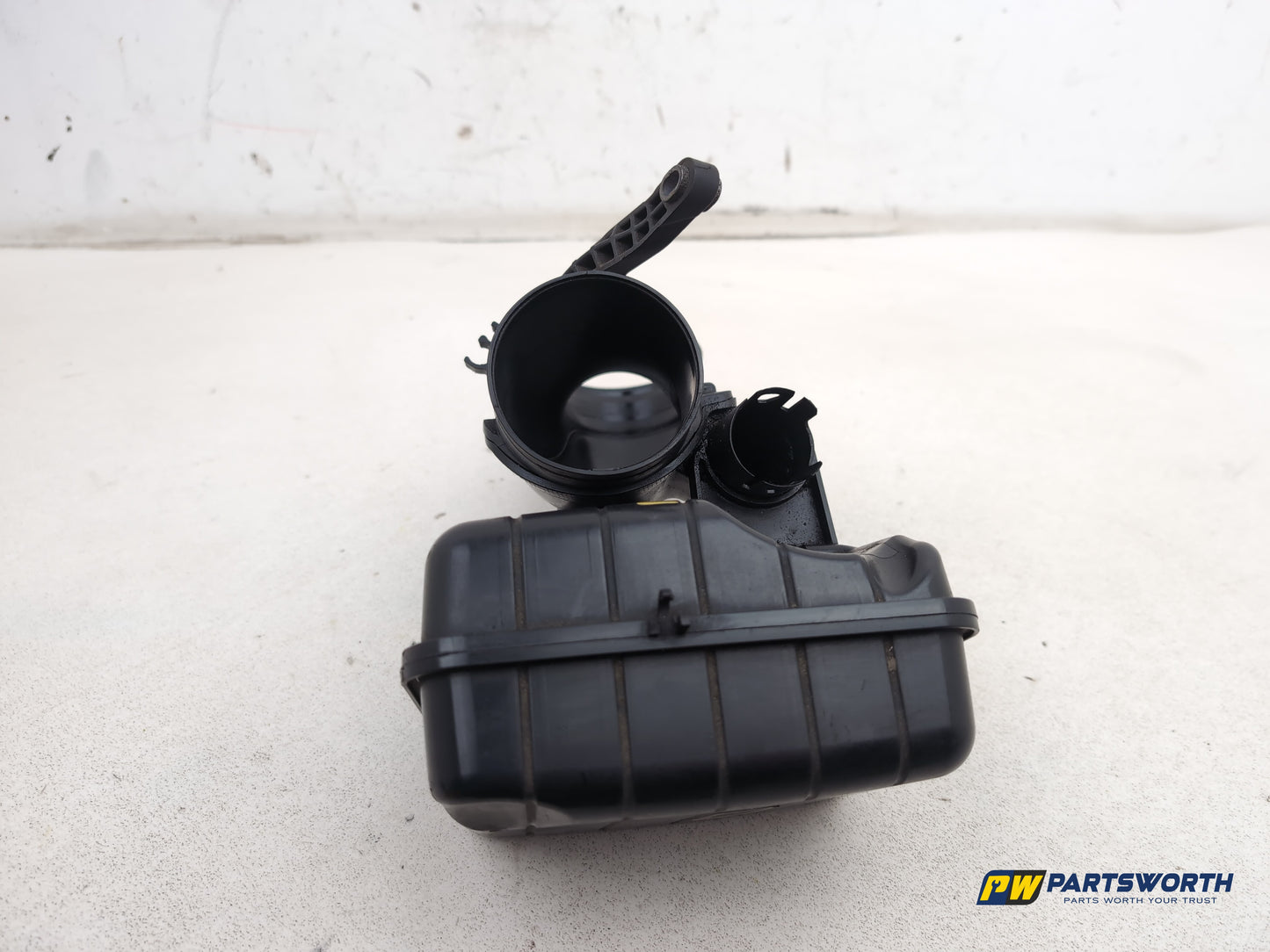 Bmw 5 Series 520d Se Auto F10 Turbo Air Intake Pipe With Tank 8512249 2010-2017 - photo 6