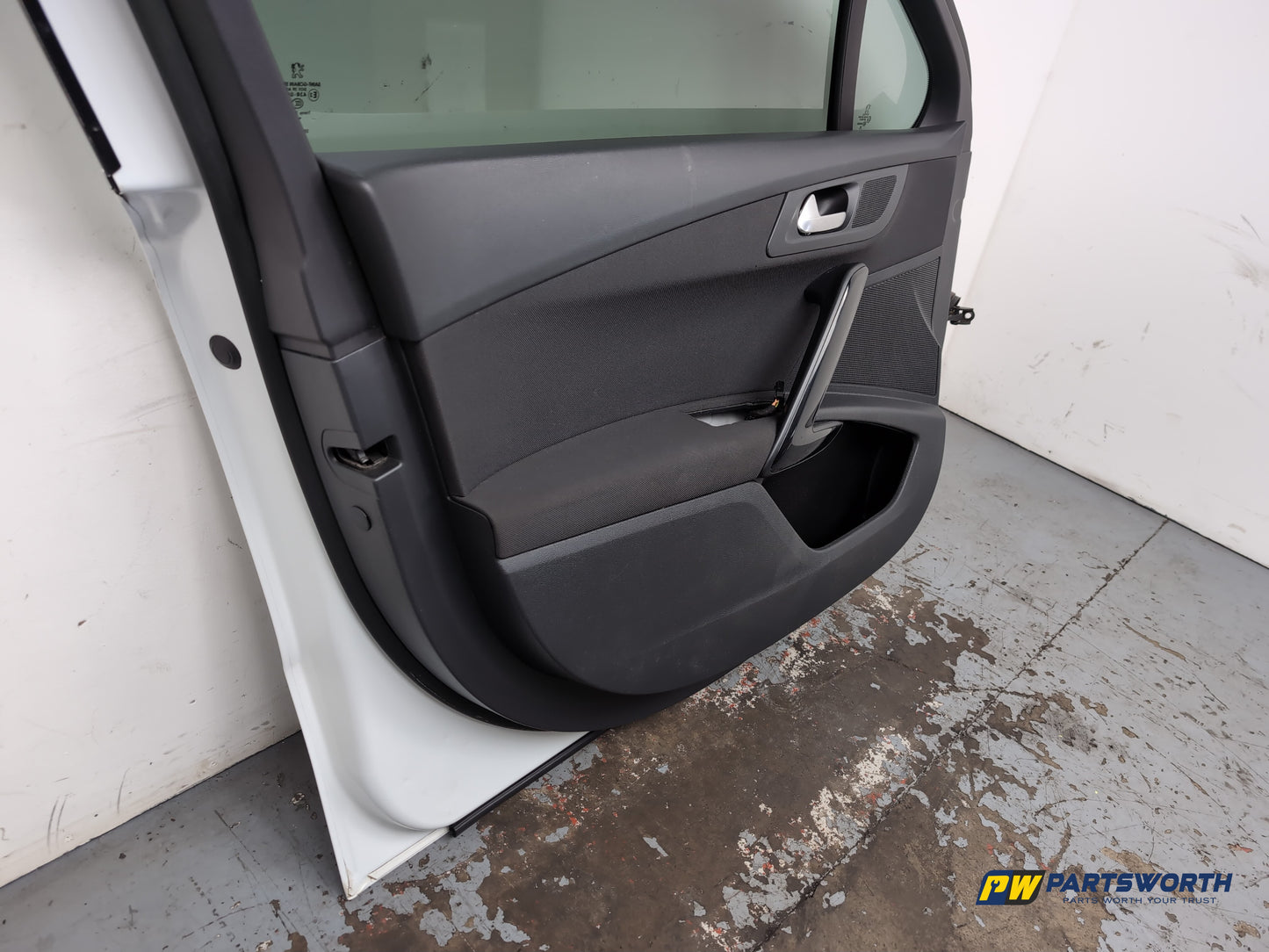 Door Front LH 12