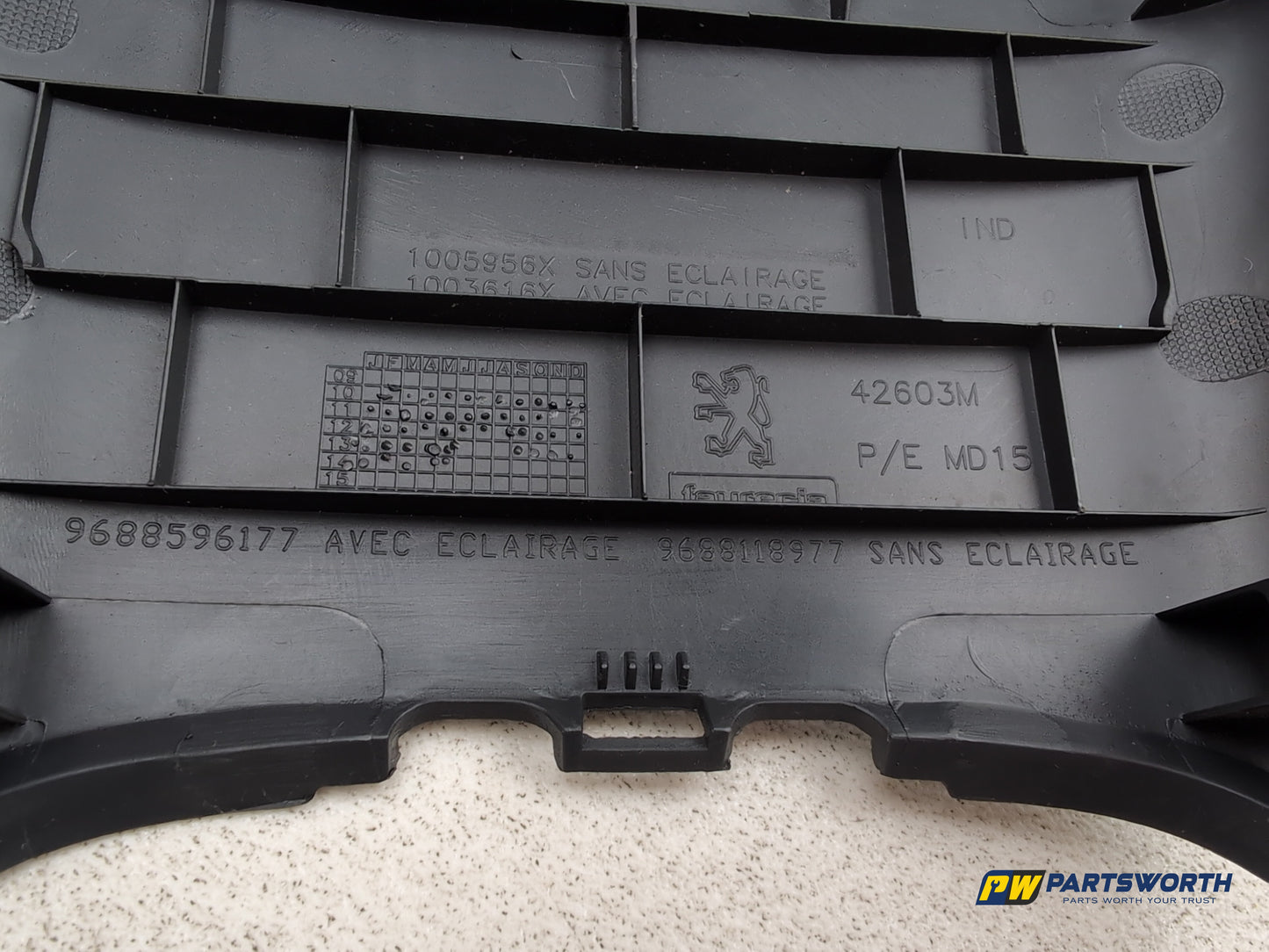 Centre Console Trim 6