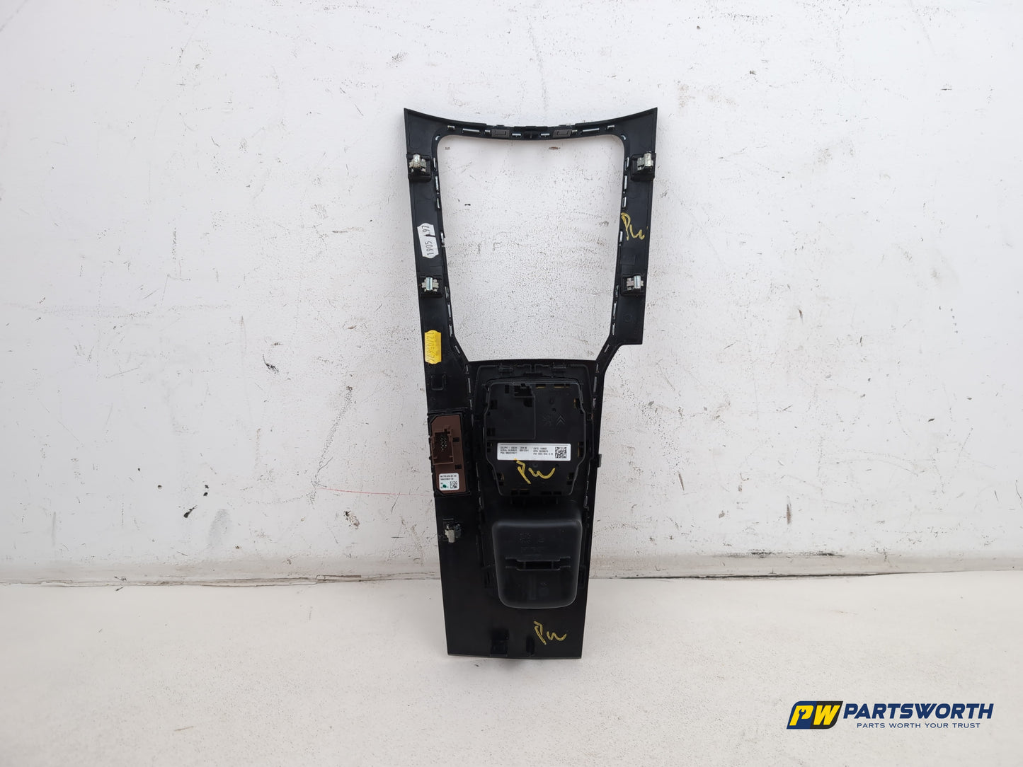Centre Console Trim 6