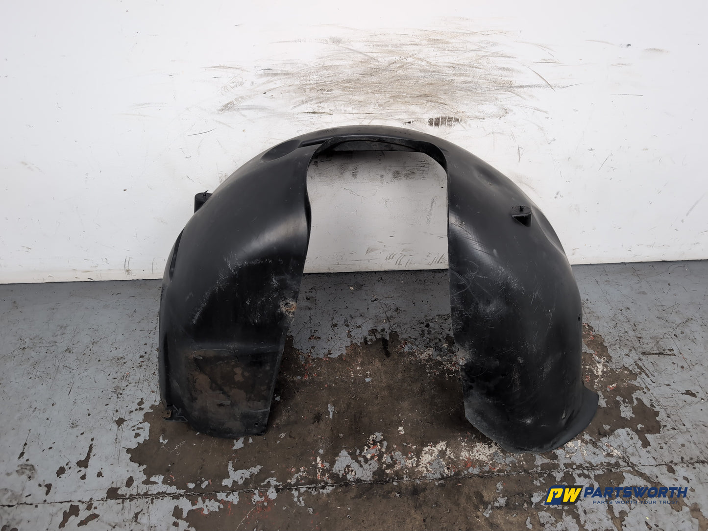 Moulding Wheel Arch Front RH 6