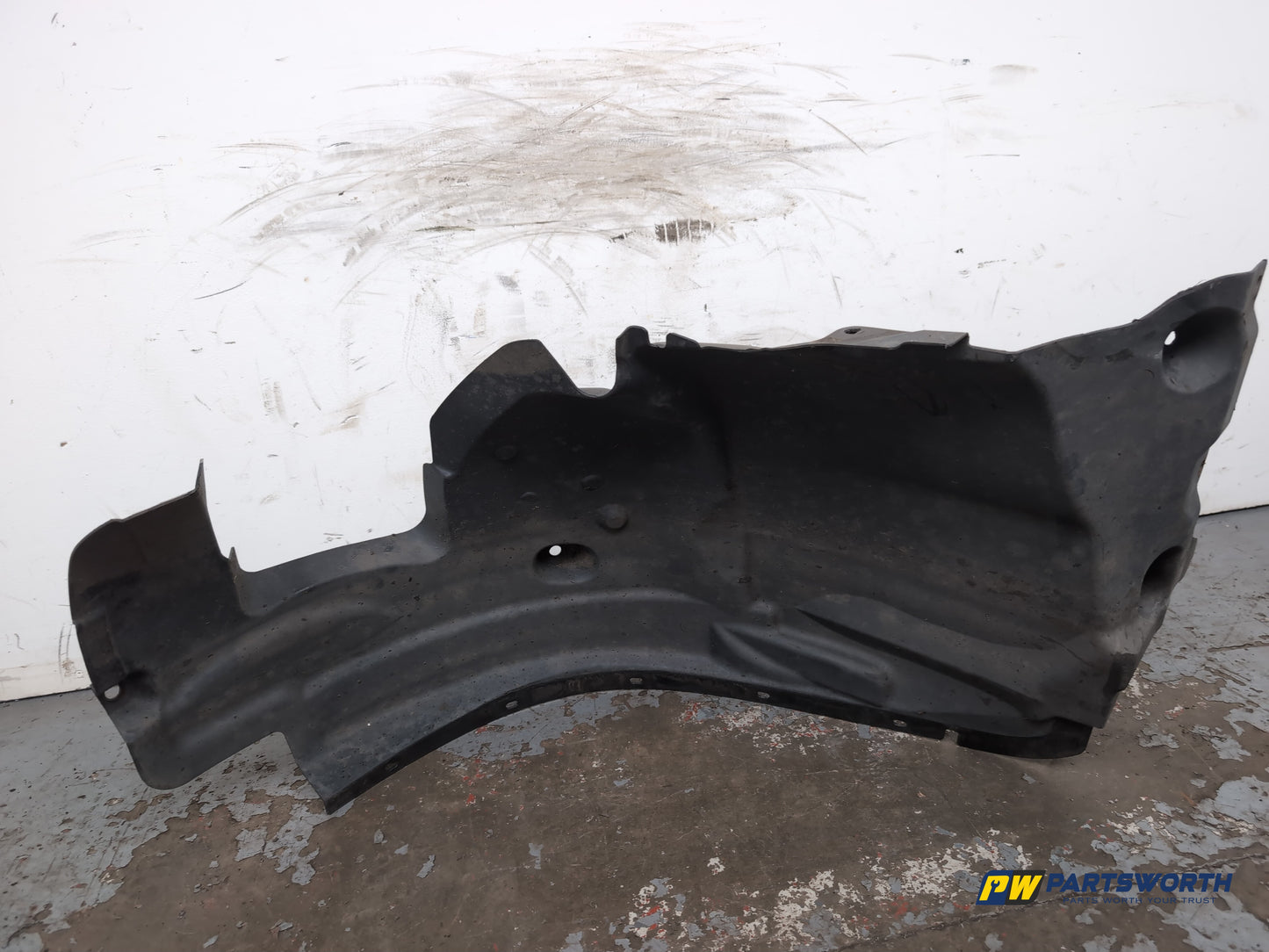 Moulding Wheel Arch Front LH 6