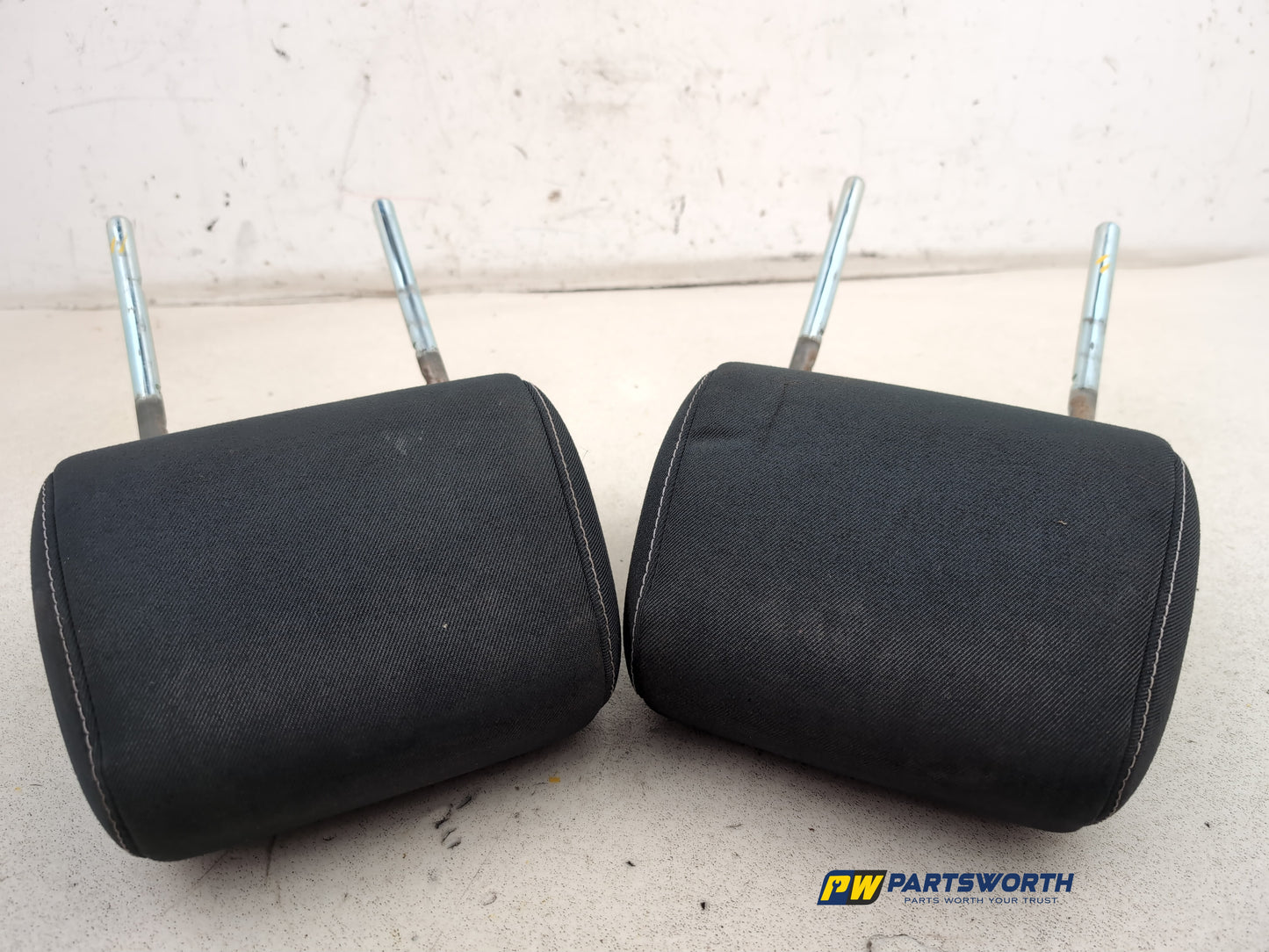 Headrest Front Pair 4