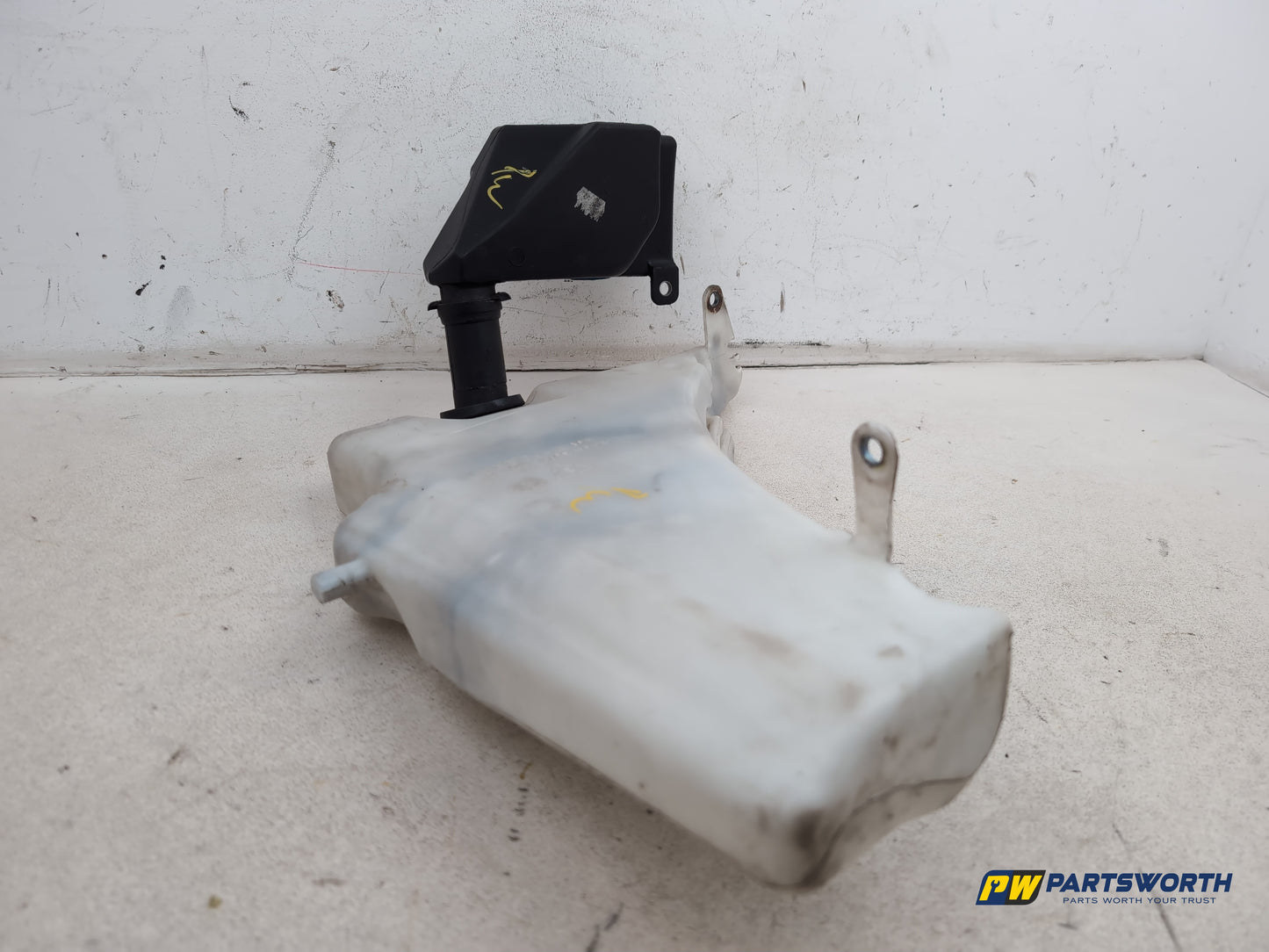 Washer Bottle Windscreen 7