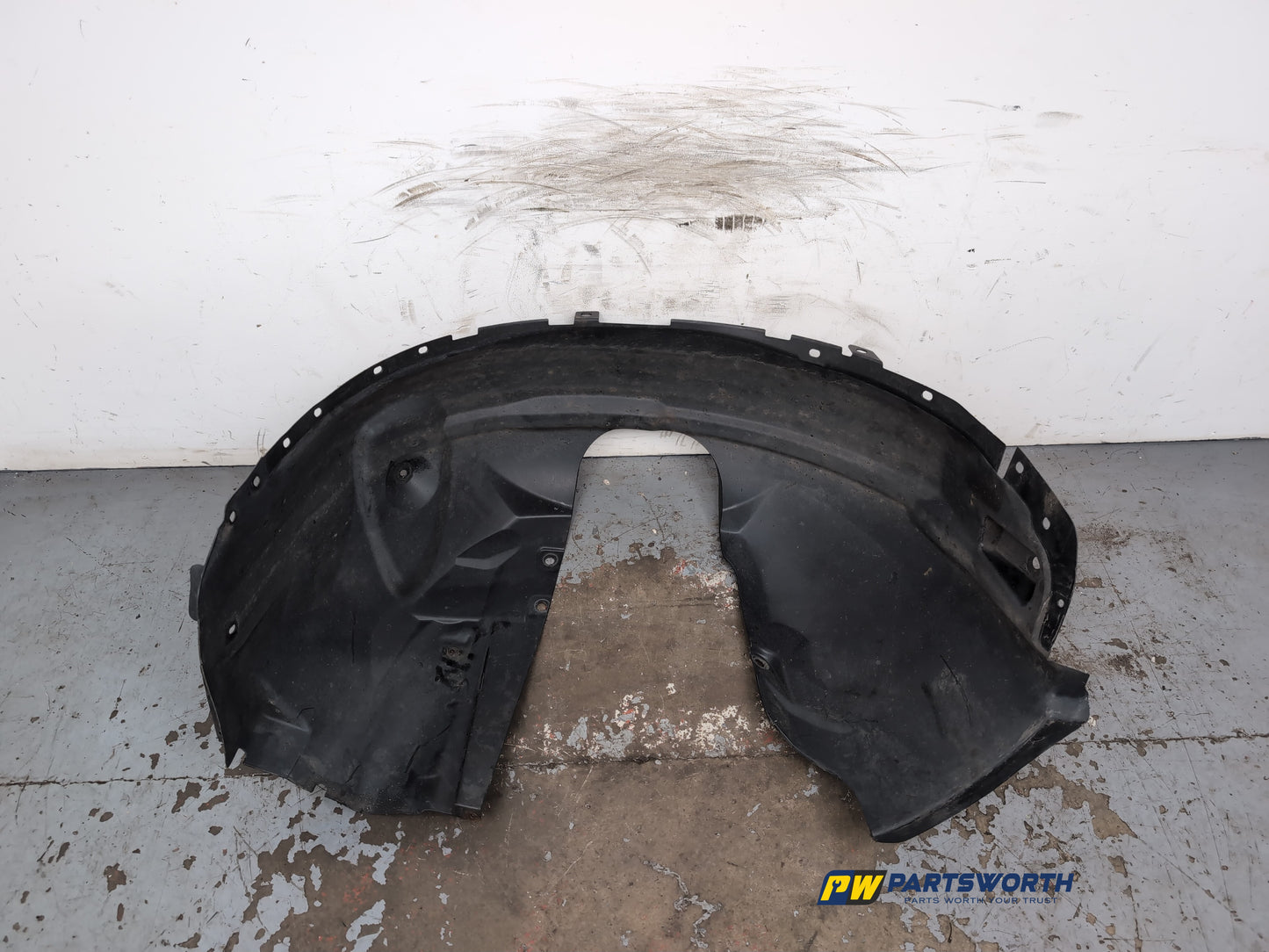 Moulding Wheel Arch Front LH 7