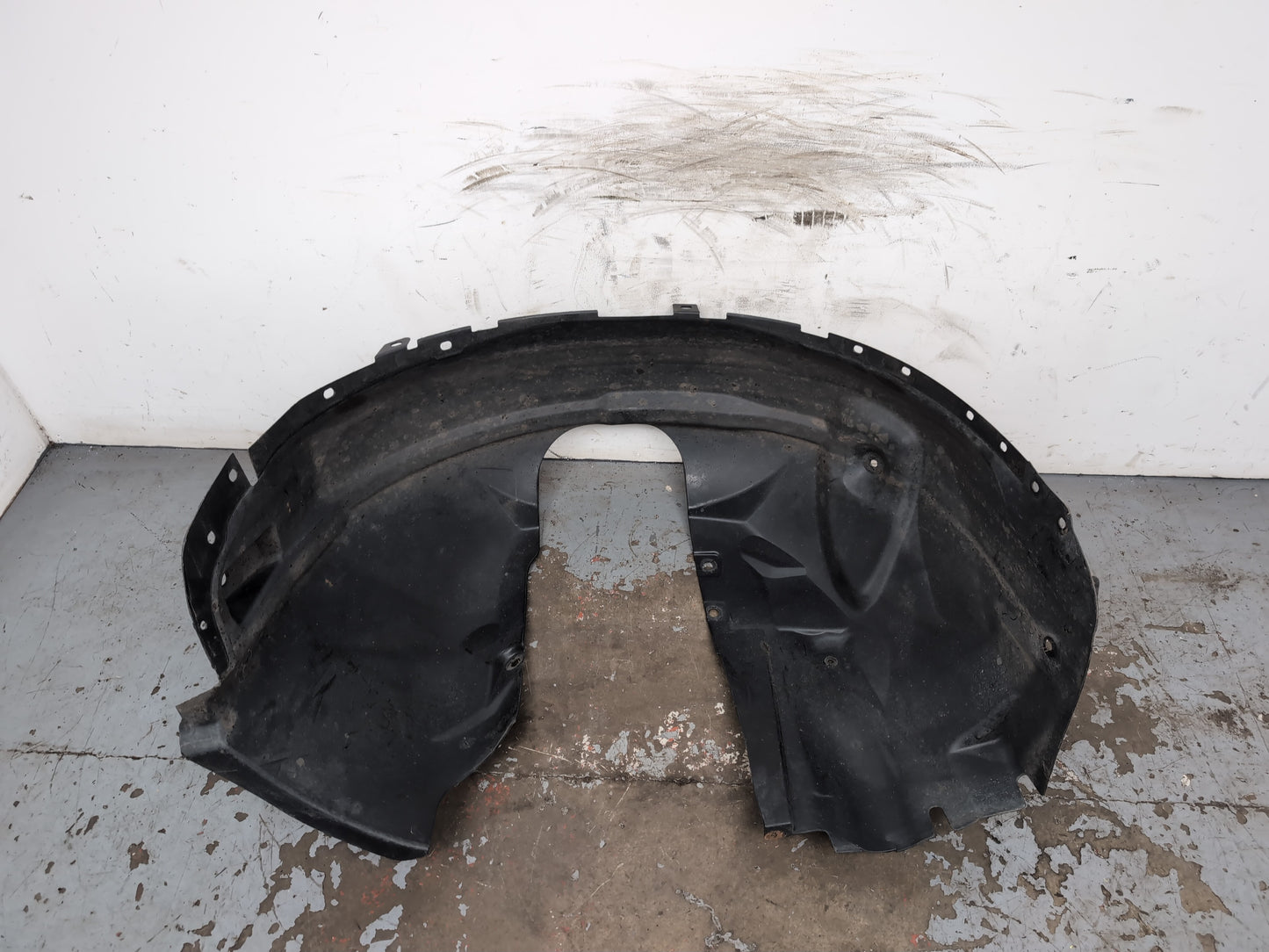 Moulding Wheel Arch Front RH 7