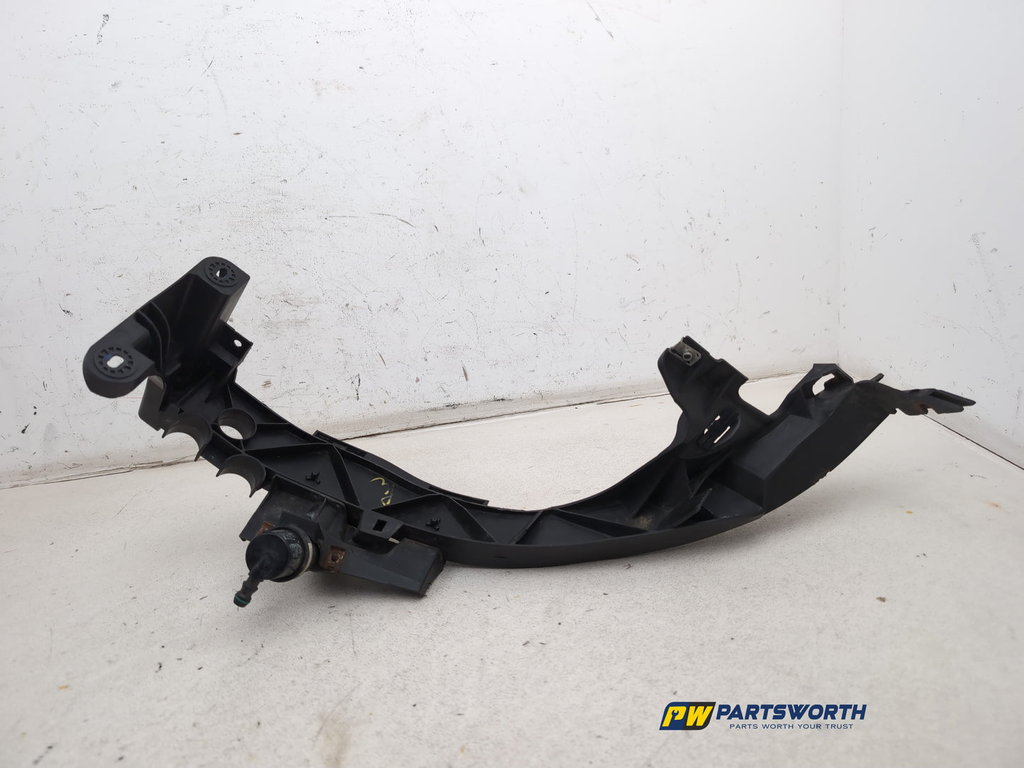 Headlamp Panel Support Bracket RH 7