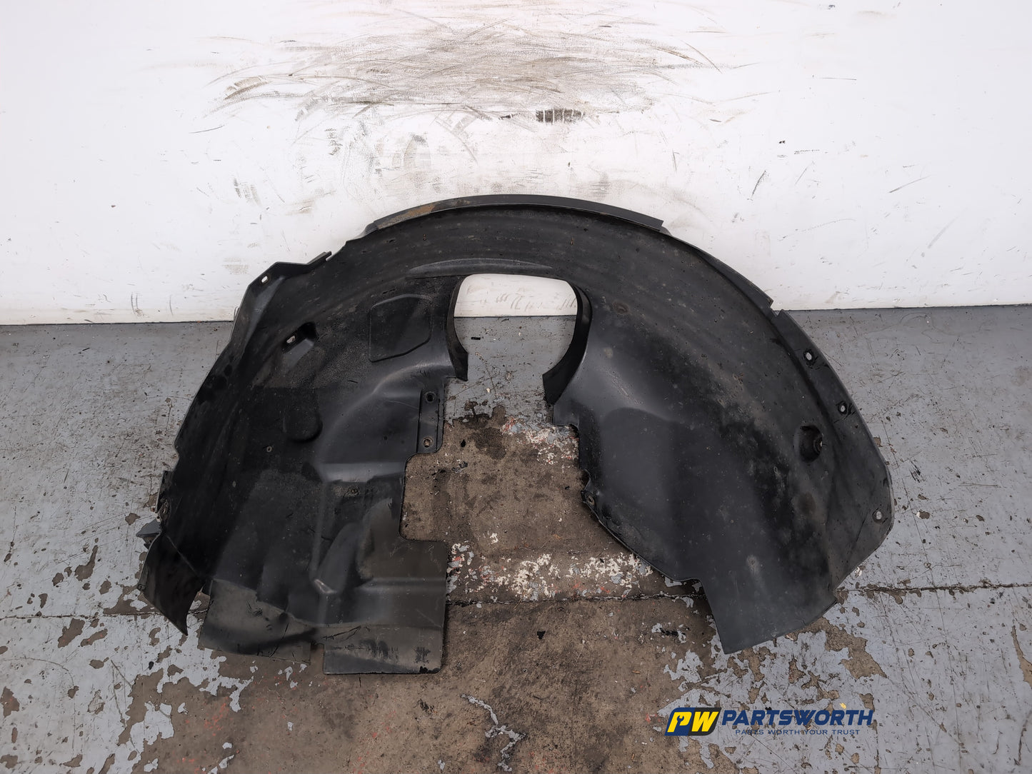 Moulding Wheel Arch Front LH 7