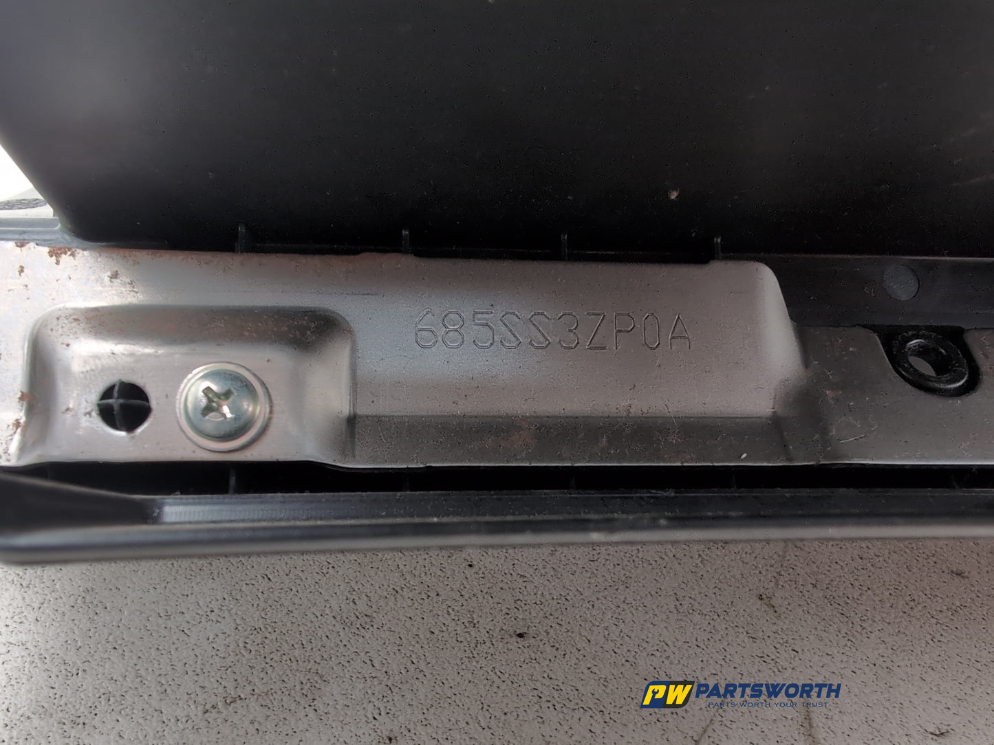 Glove Compartment Assembly 8