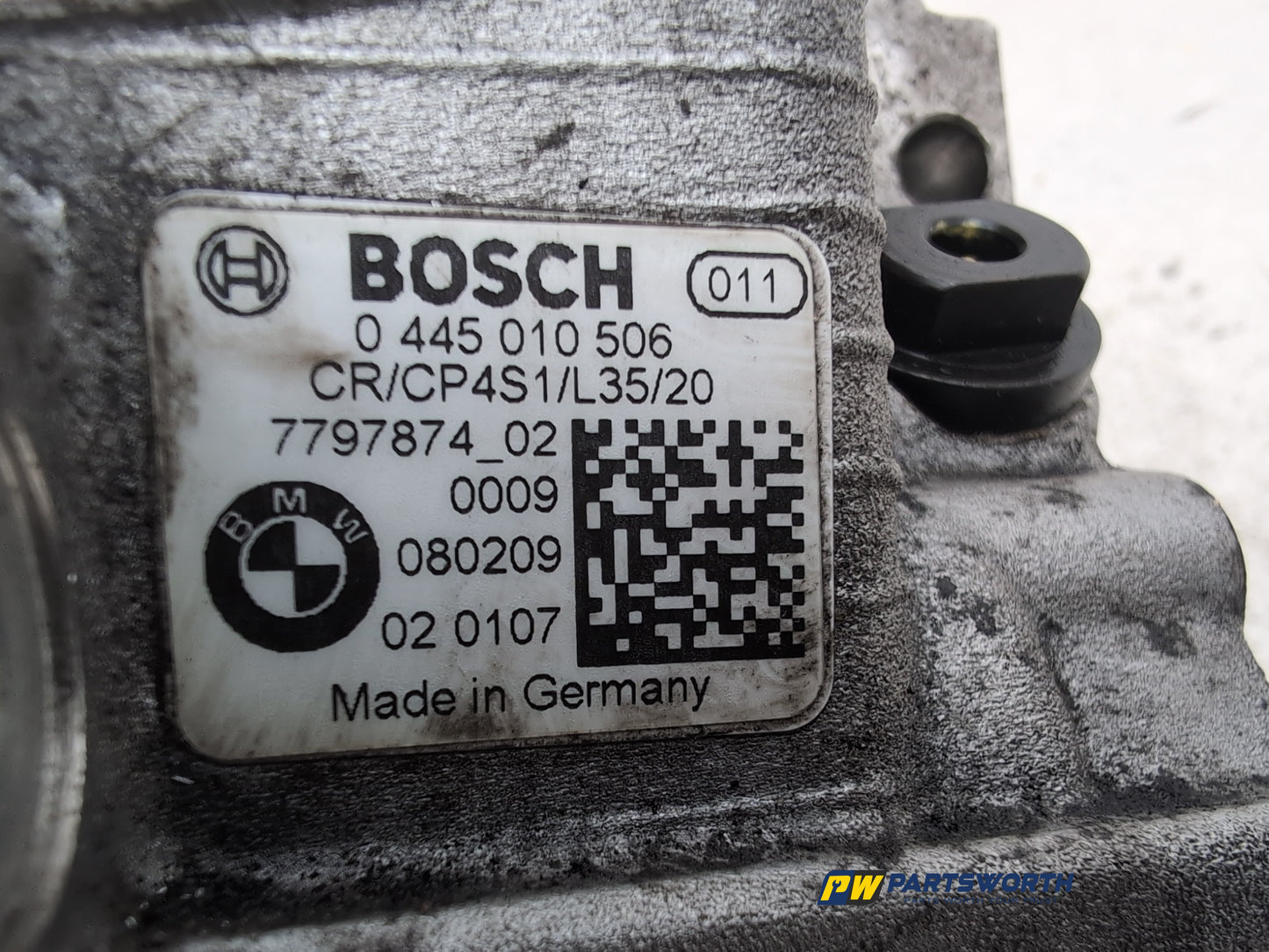 High pressure fuel pump 8
