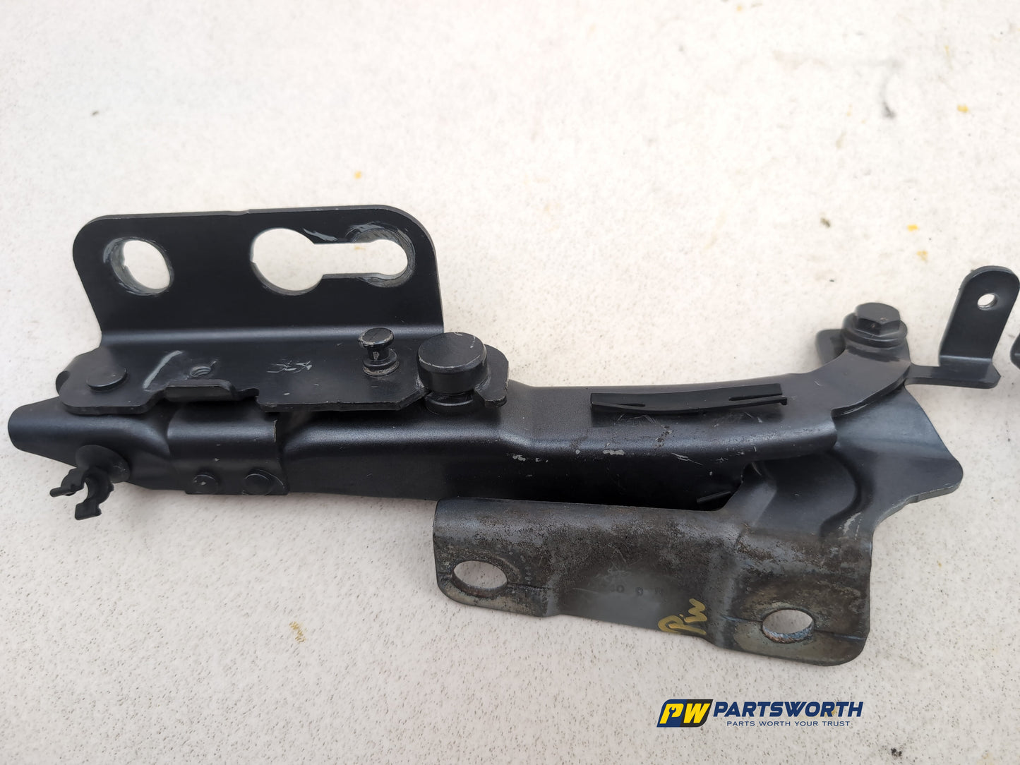 Bonnet Hinges 20